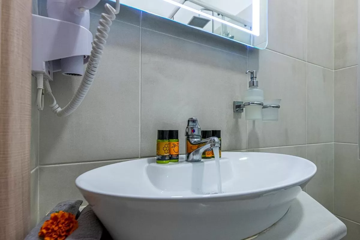 Comfort Stay Athens Airport Hotel - FREE shuttle from and to the airport