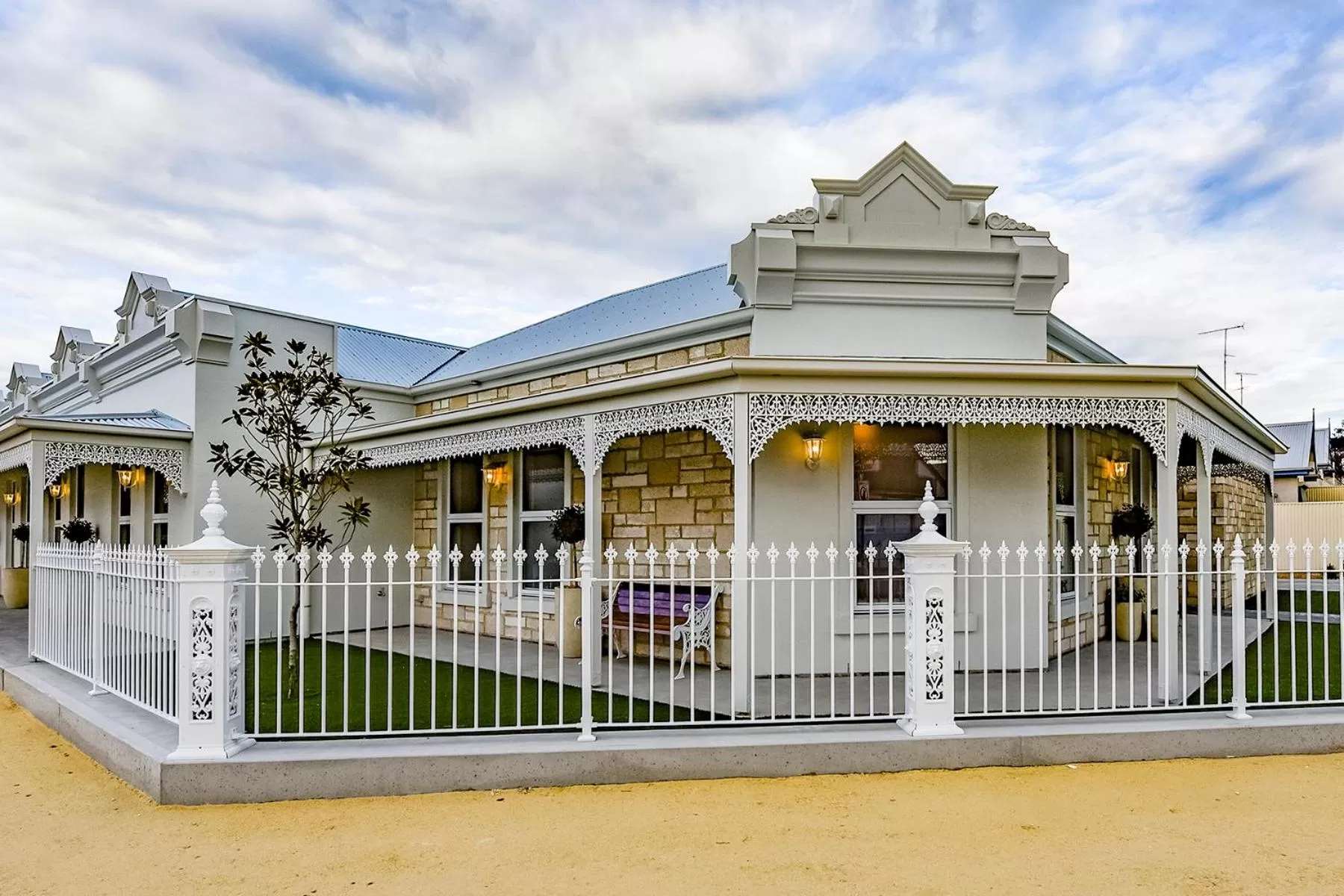 Property building in Aloha Central Luxury Accommodation