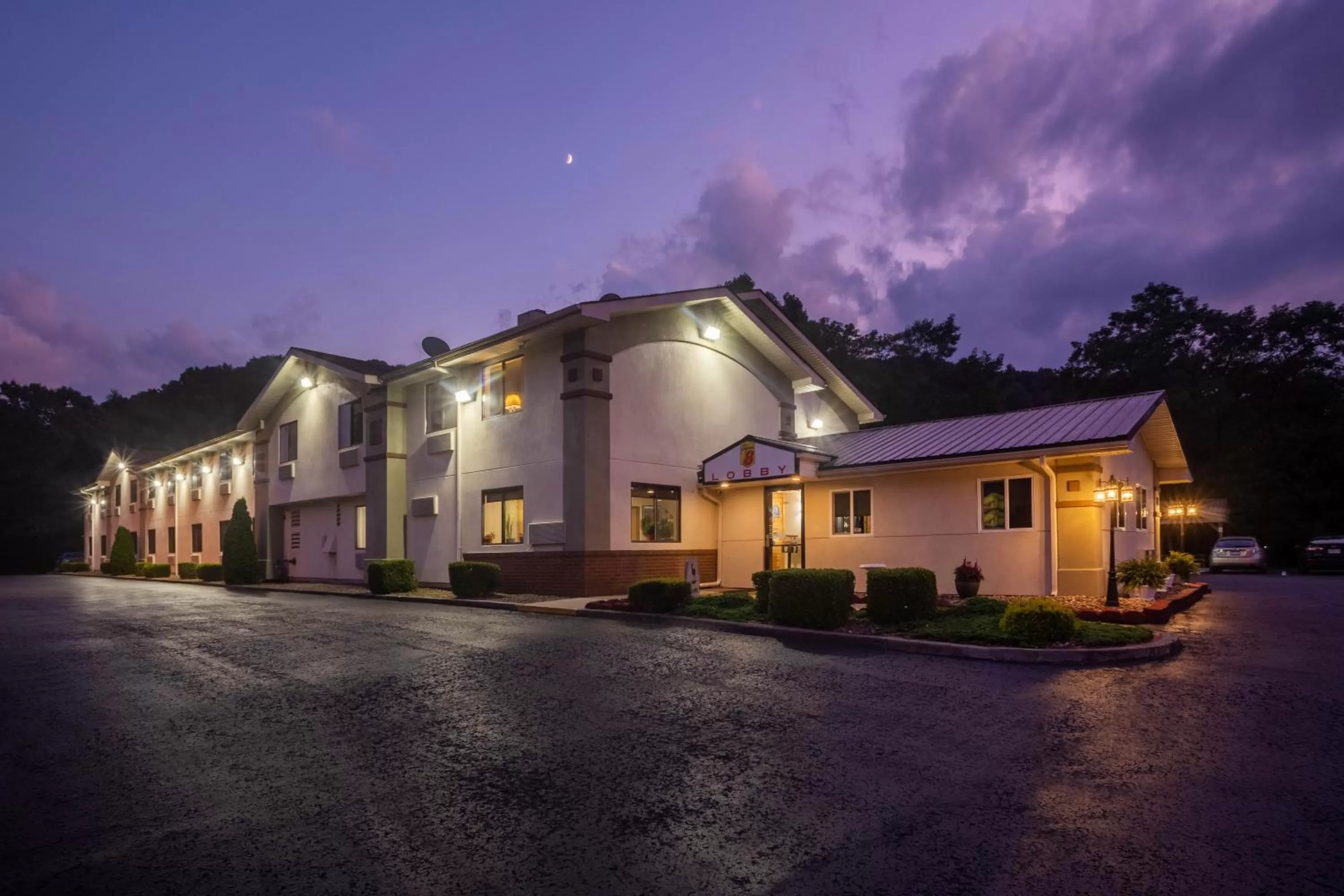 Property building in Super 8 by Wyndham Elkins