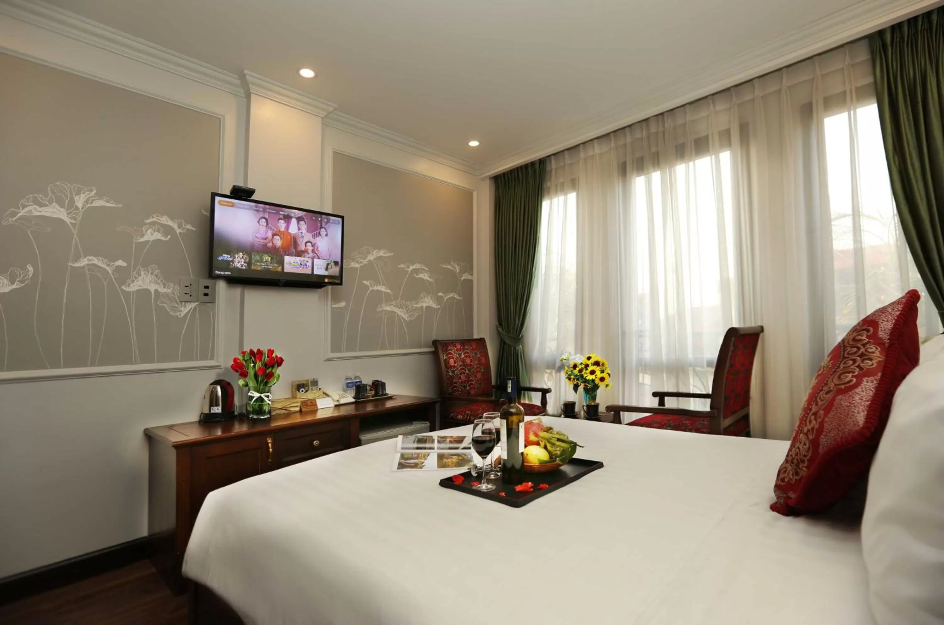 TV and multimedia, Bed in Golden Sail Hotel & Spa