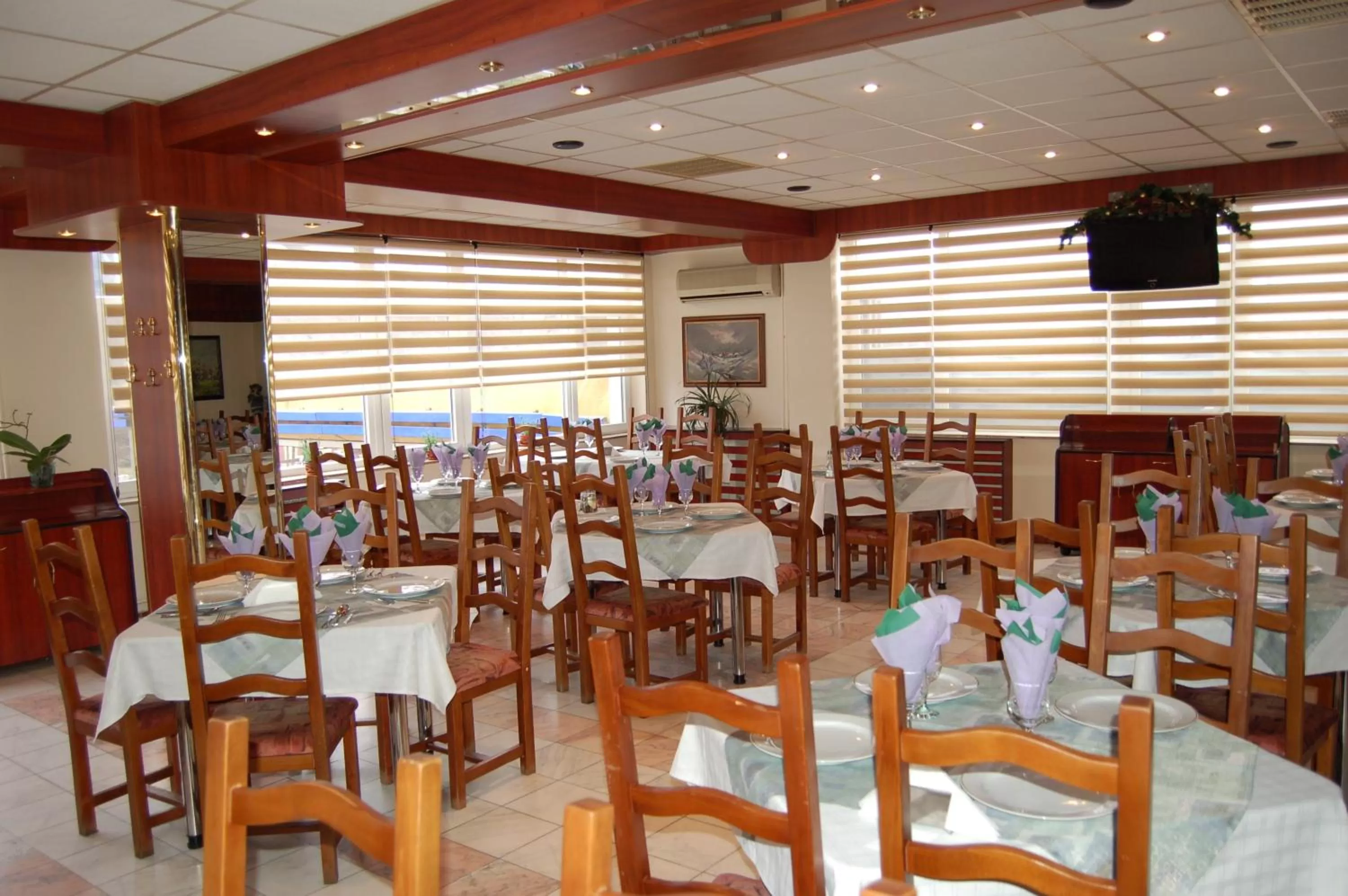 Restaurant/Places to Eat in Motel Maestro