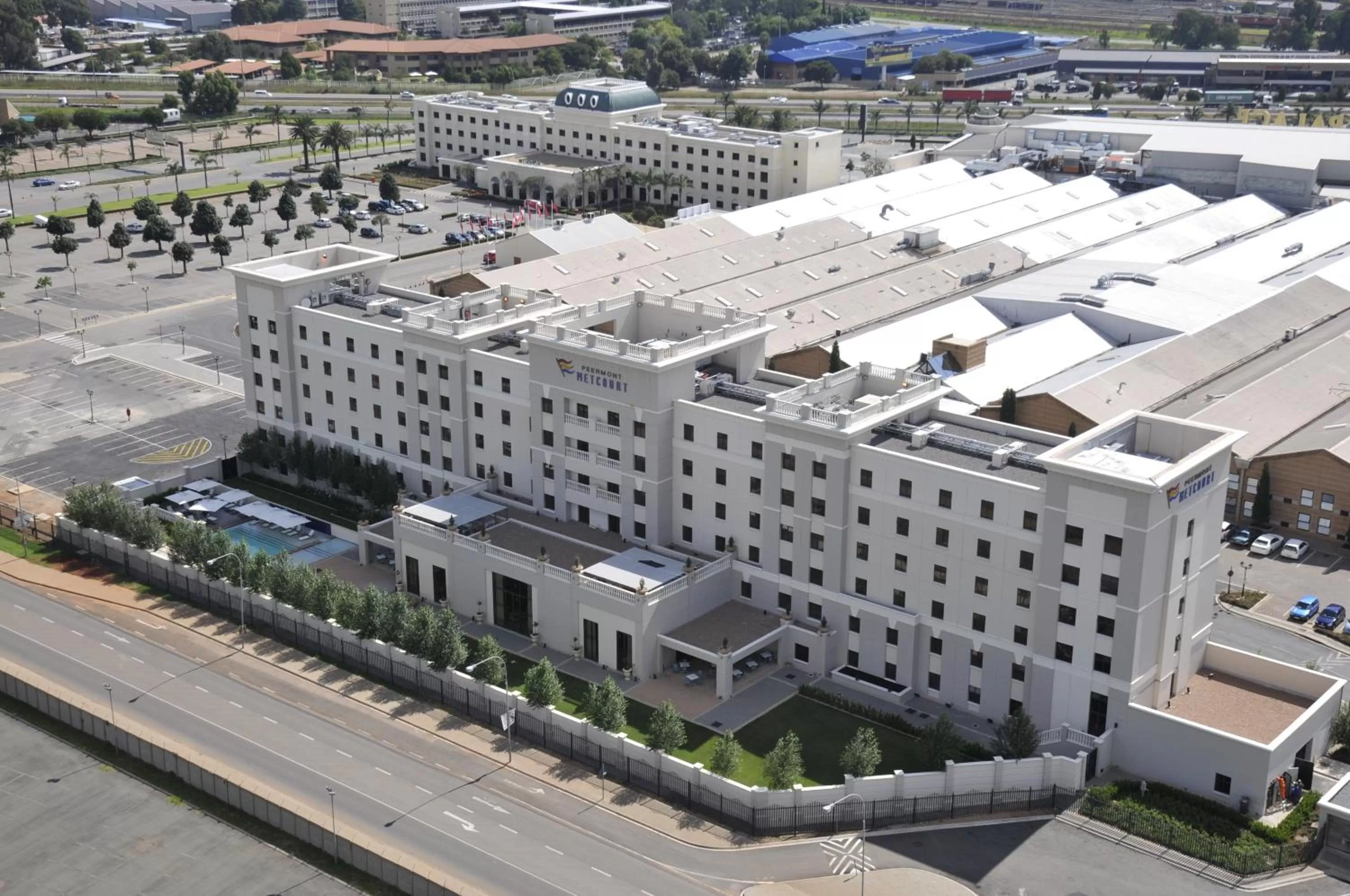 Facade/entrance in Metcourt at Emperors Palace