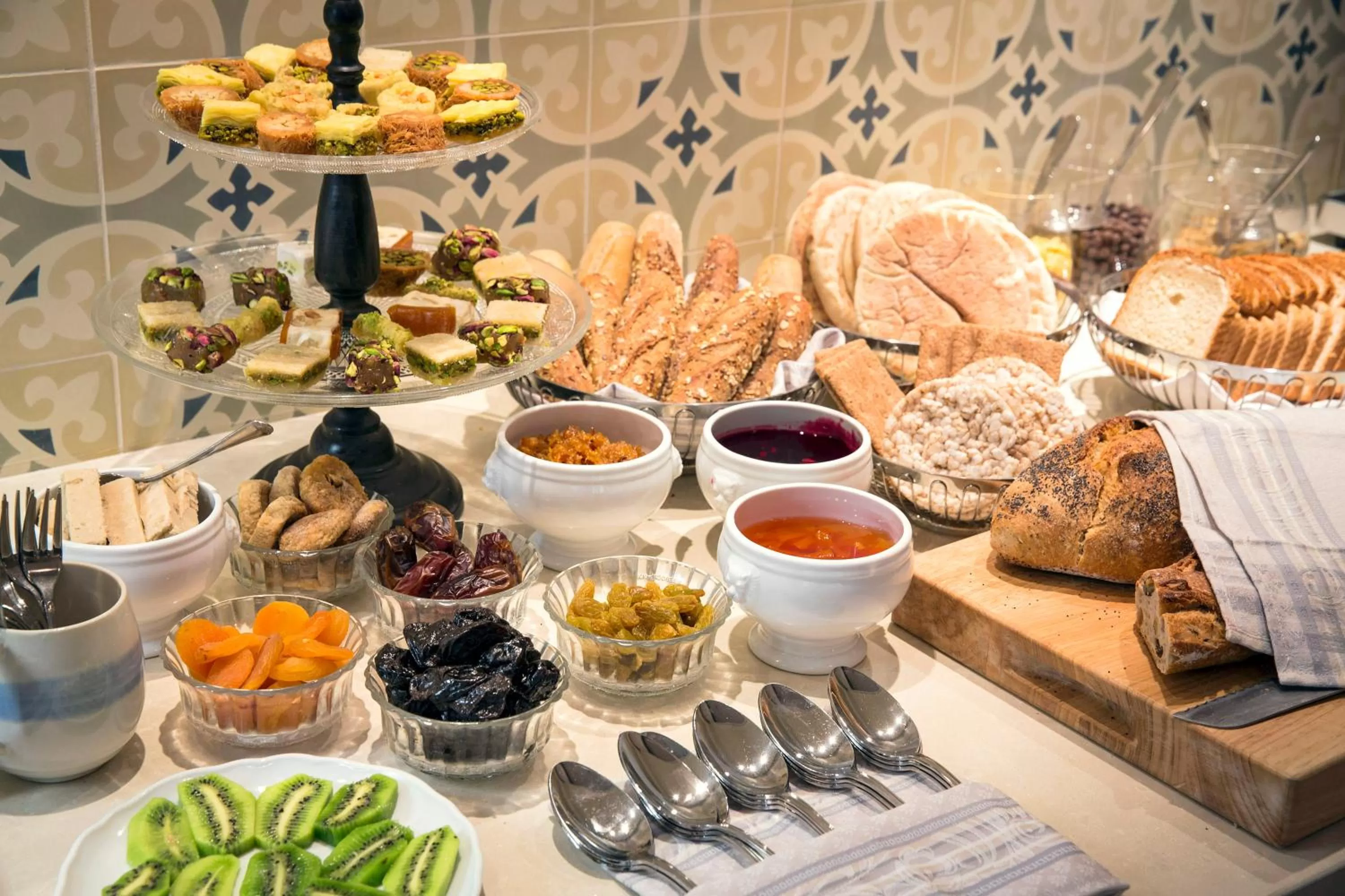 Food in Arthur Hotel - an Atlas Boutique Hotel