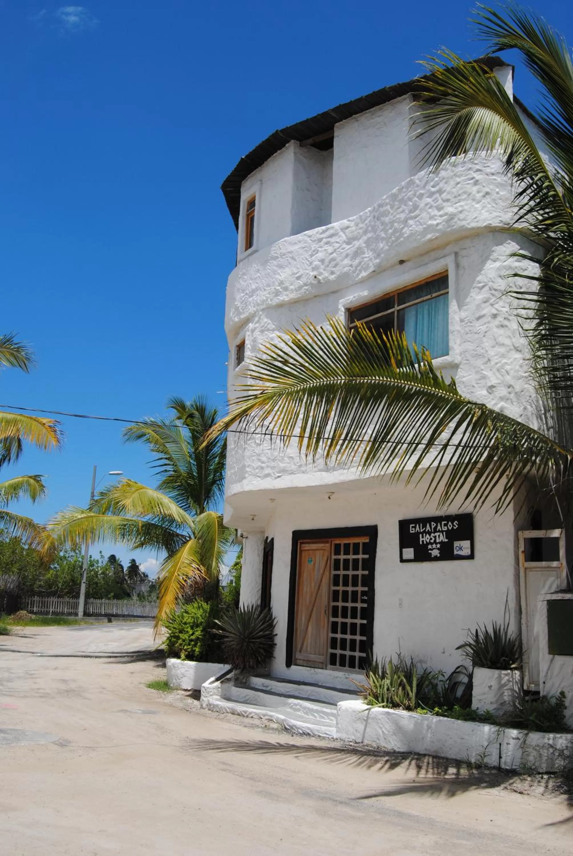 Property Building in Hostal Galapagos by Bar de Beto