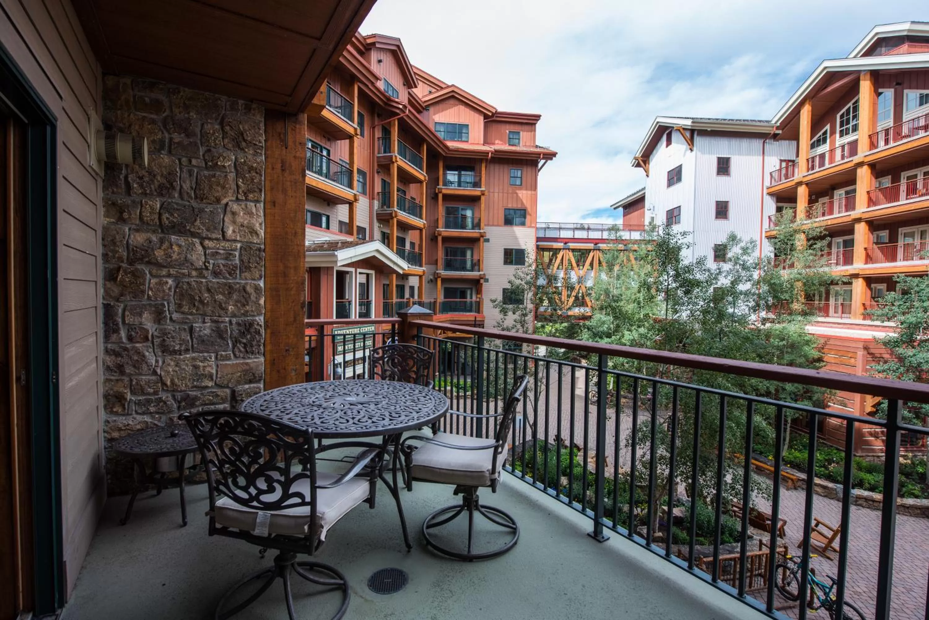 The Lodge at Mountaineer Square, A Vail Resorts Property