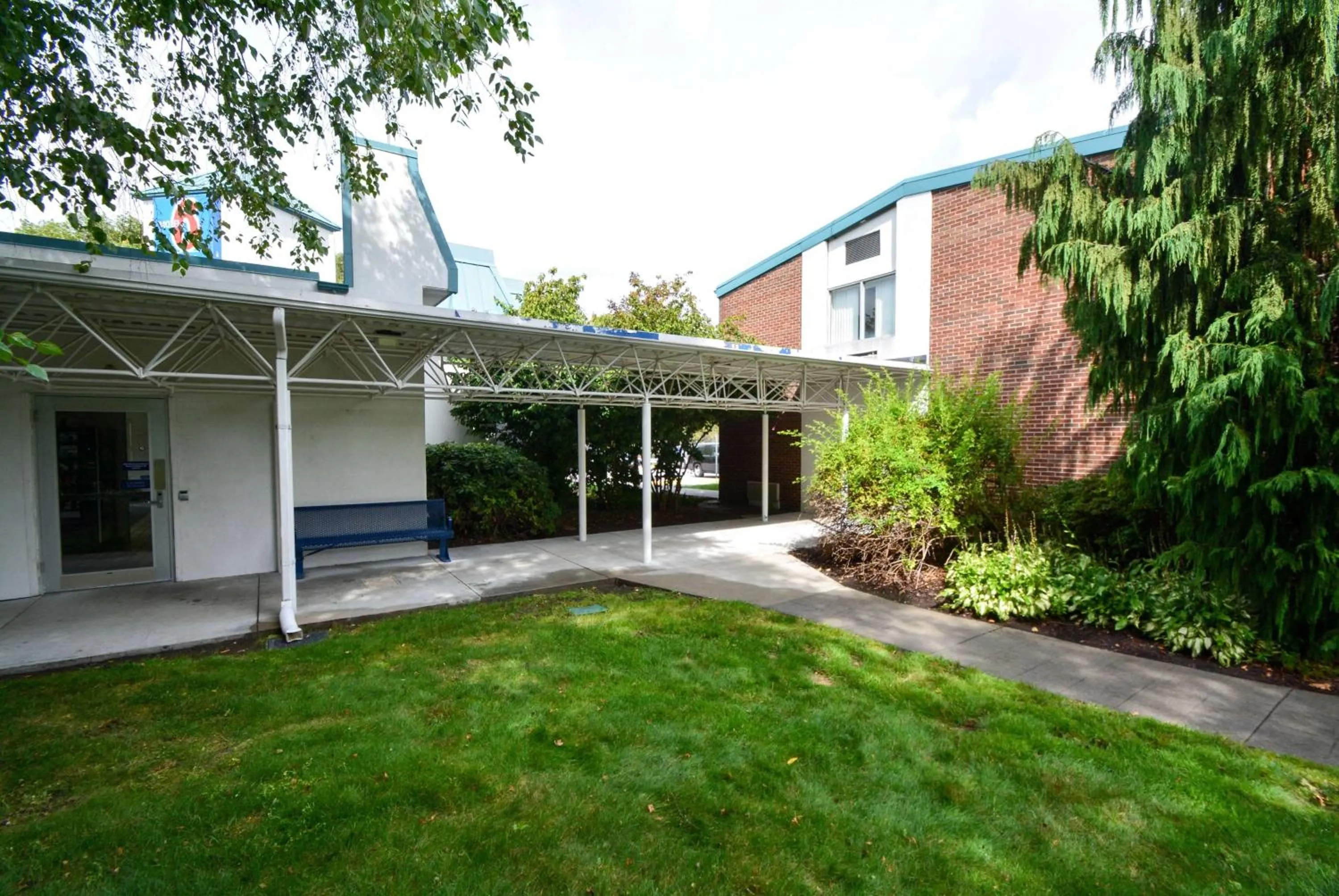 Property building in Motel 6-Warwick, RI - Providence Airport - I-95