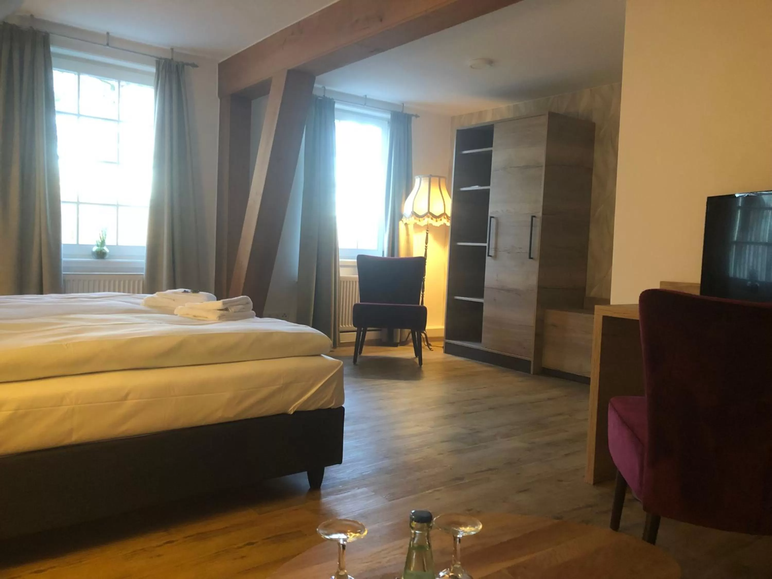 Photo of the whole room, Bed in Landhotel Gutshof im Oertzetal in Oldendorf, Südheide