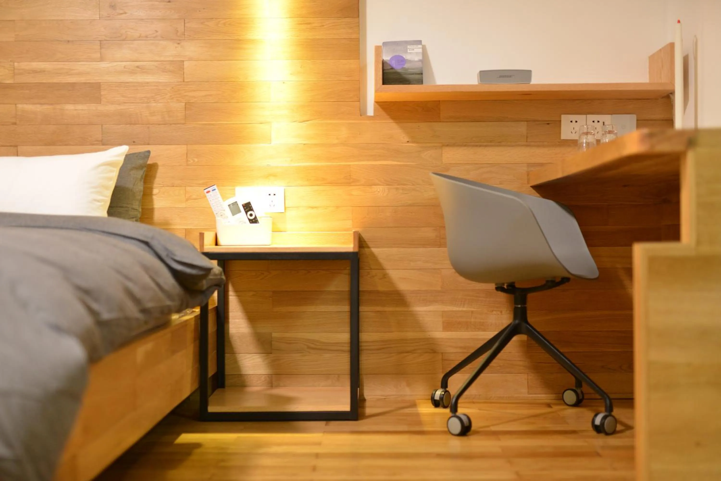 Seating area, Bed in Rock&Wood Cozy House