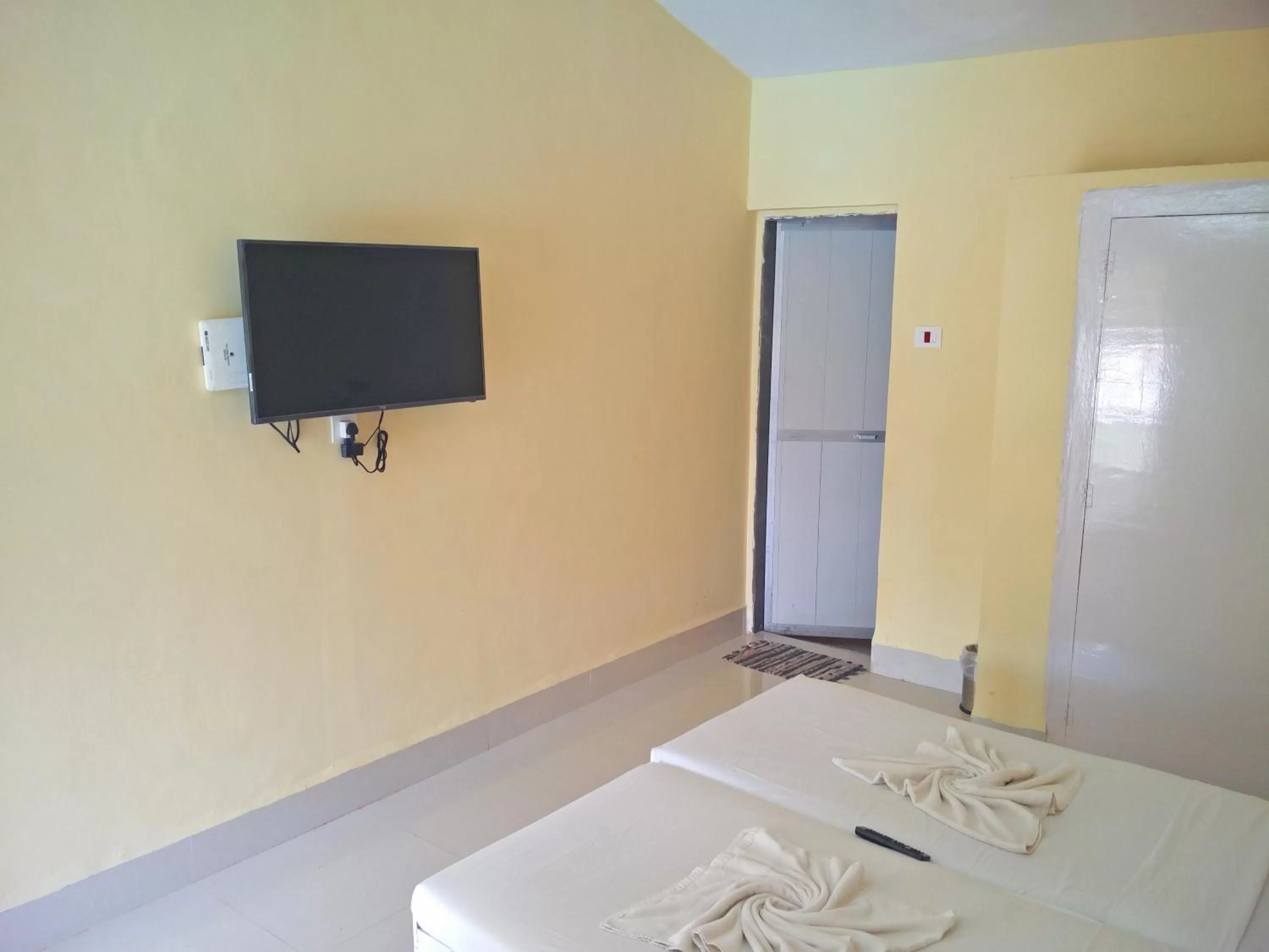 TV and multimedia, TV/Entertainment Center in Williams Beach Retreat