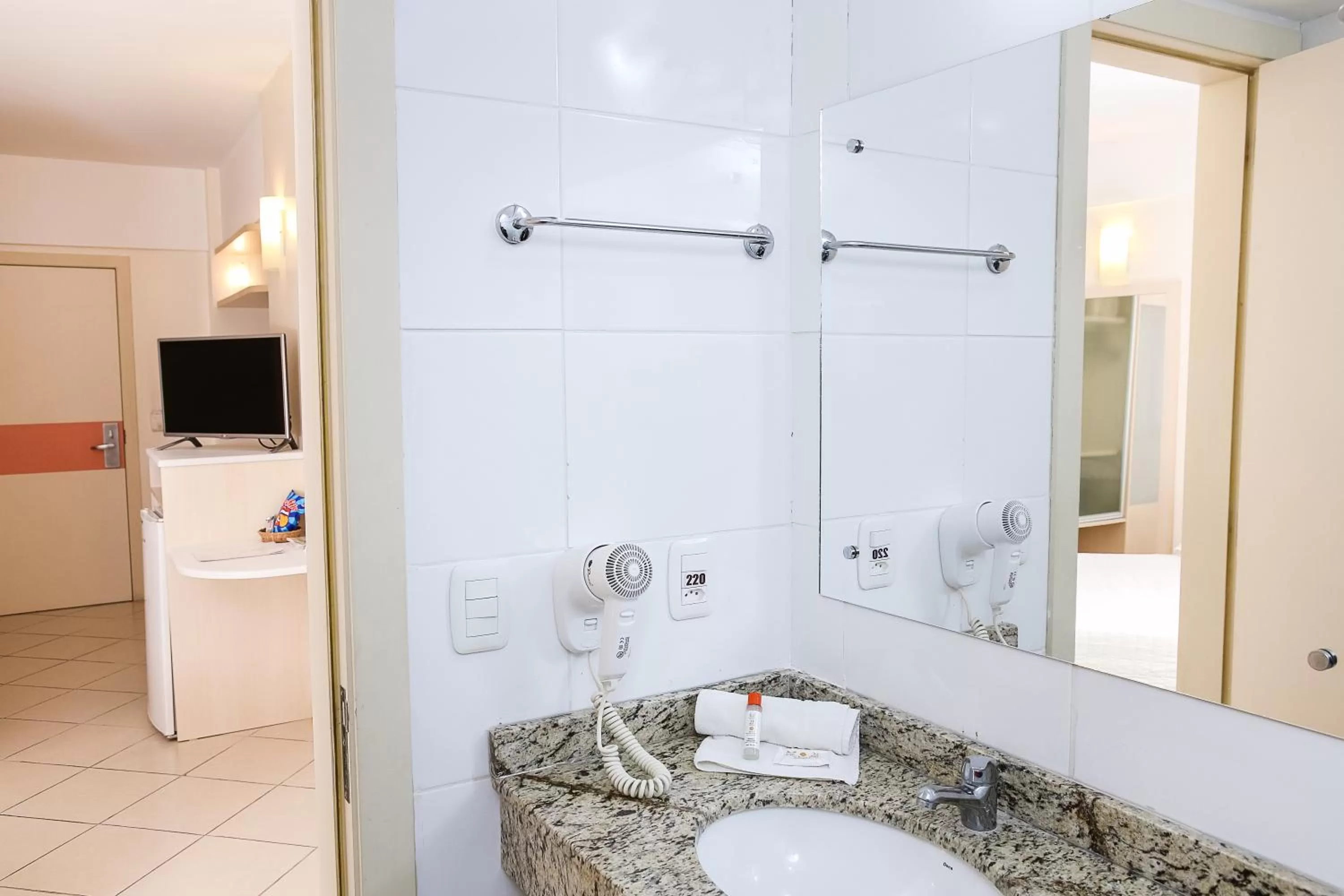 Bathroom in Hotel Metropolitan Canoas