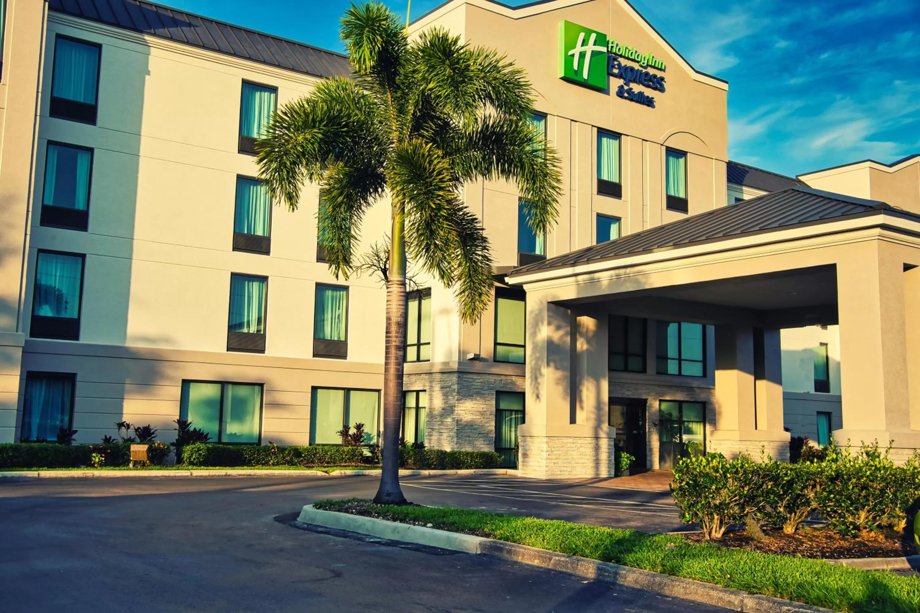 Holiday Inn Express Hotel & Suites Tampa-Oldsmar by IHG