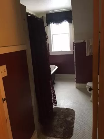 Bathroom in Victorian Charm Inn