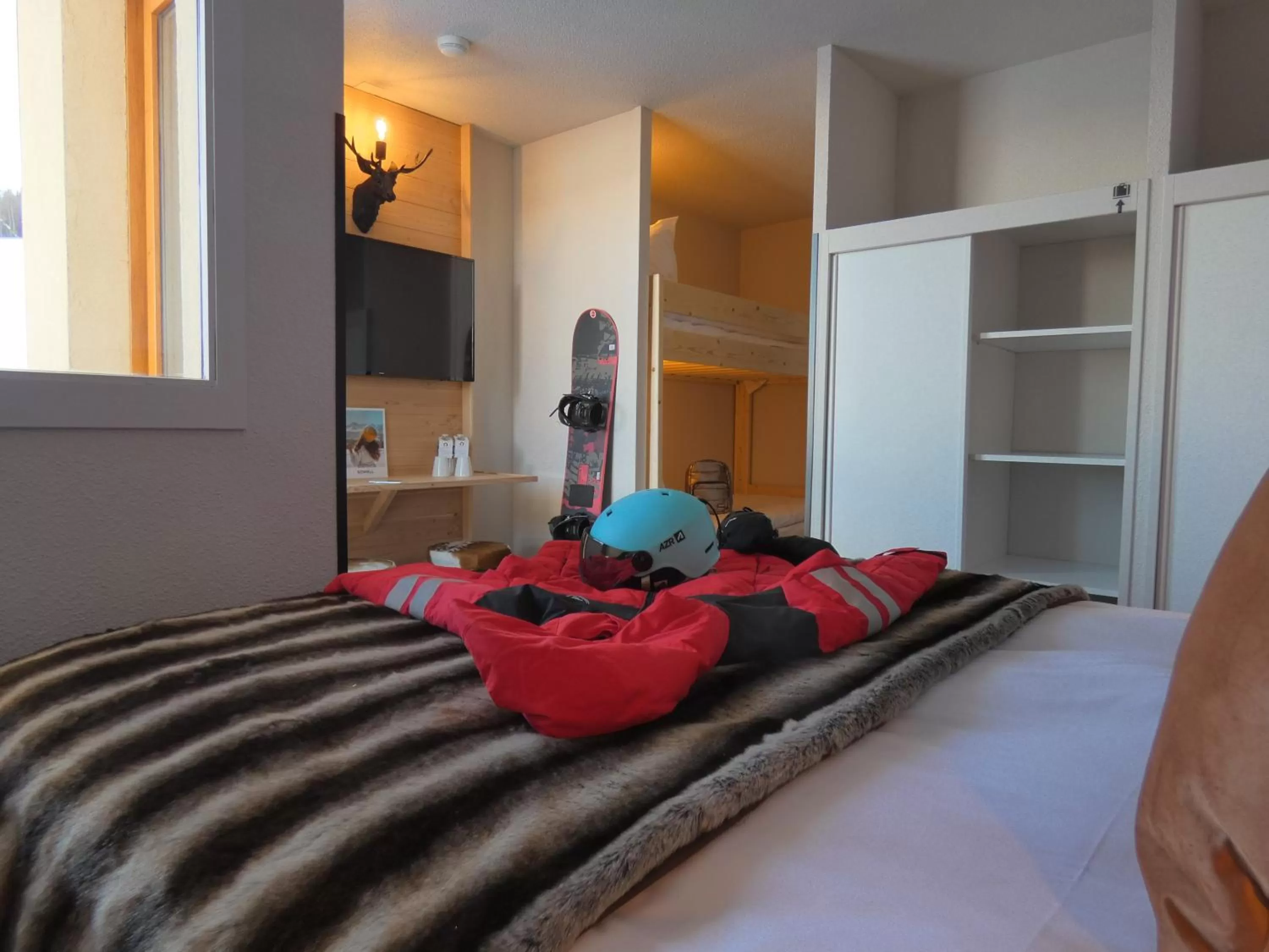 Bedroom, Bed in SOWELL Family La Lauzière