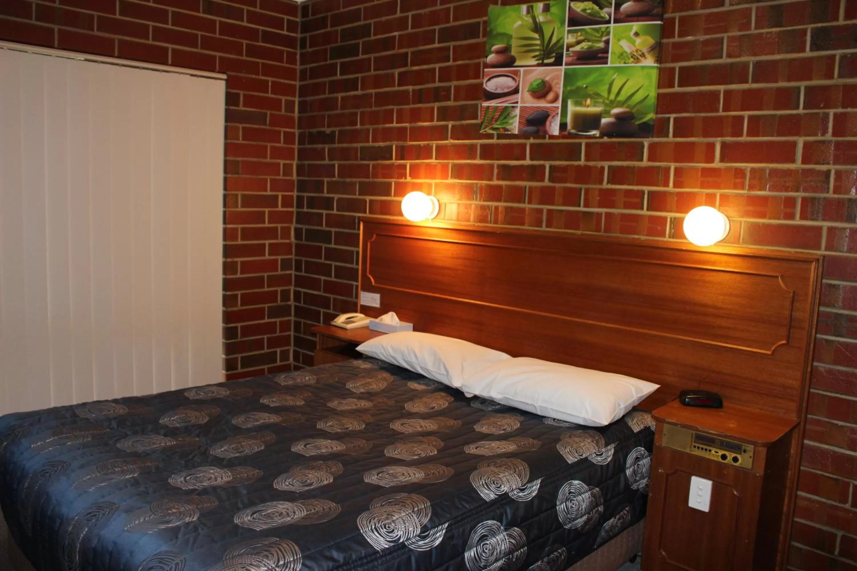 Family, Bed in Pavlos Motel