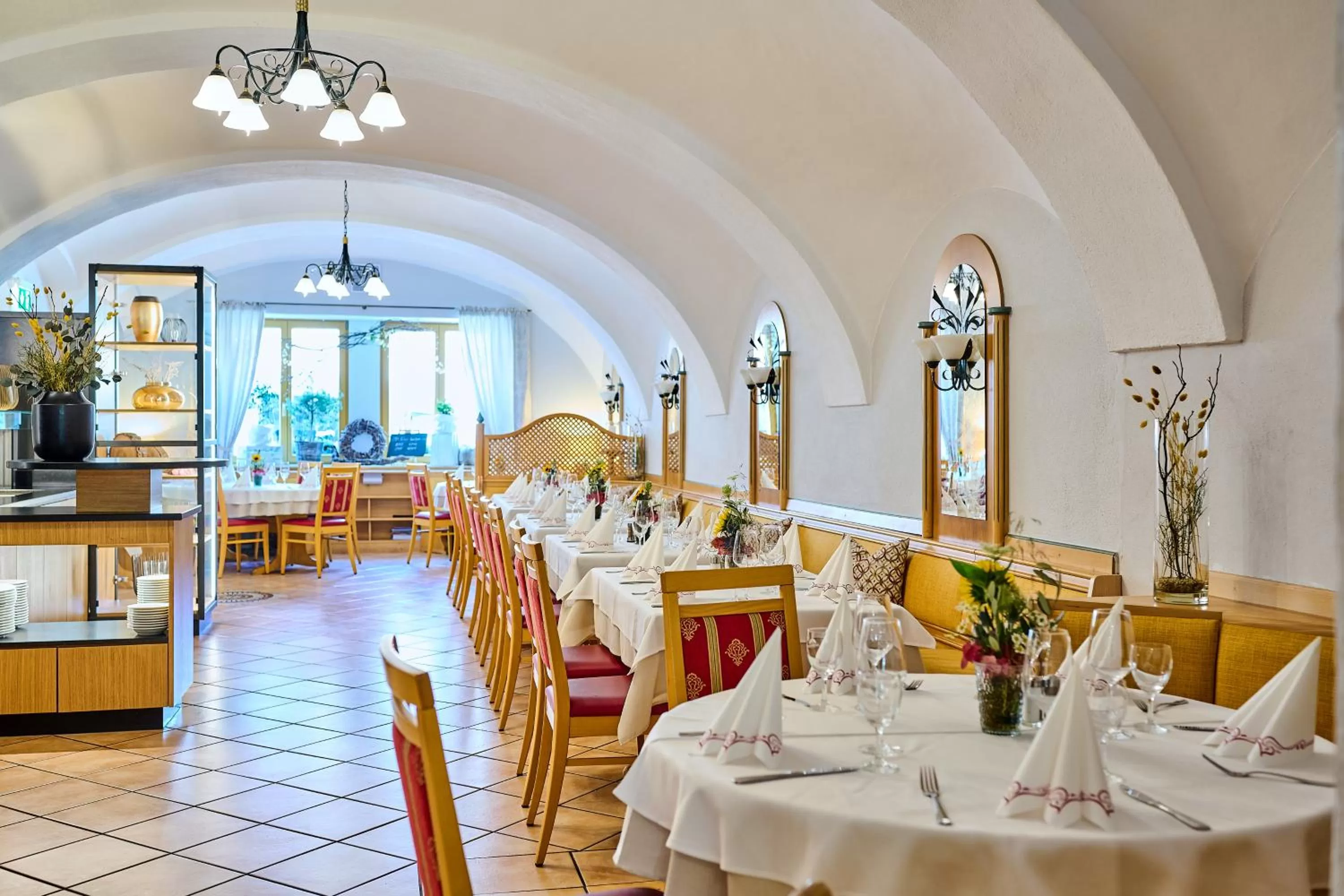 Restaurant/Places to Eat in Hotel Restaurant Zum Goldenen Anker mit Hallenbad