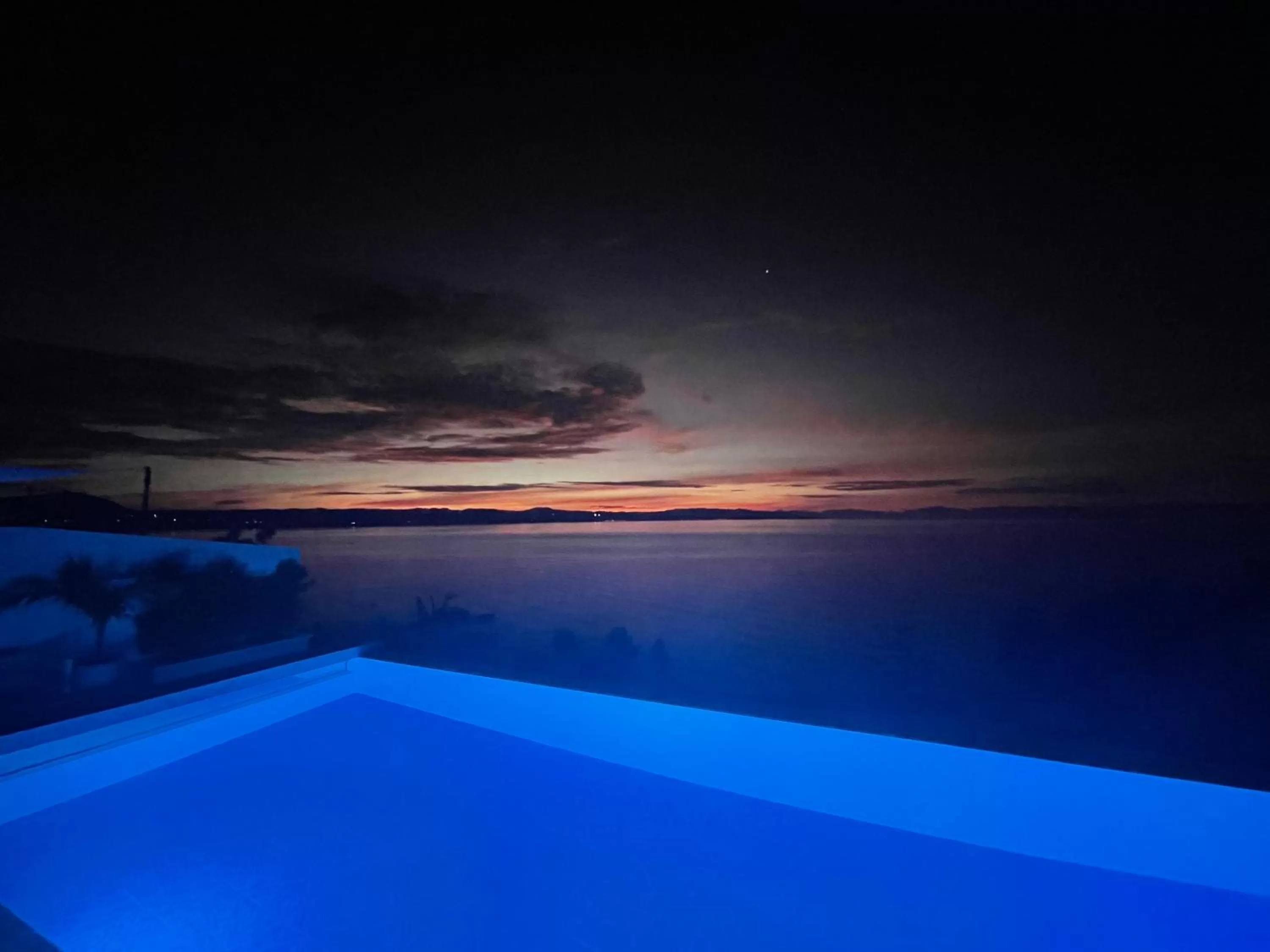 Swimming pool in Epic Suites Bohol ADULTS ONLY