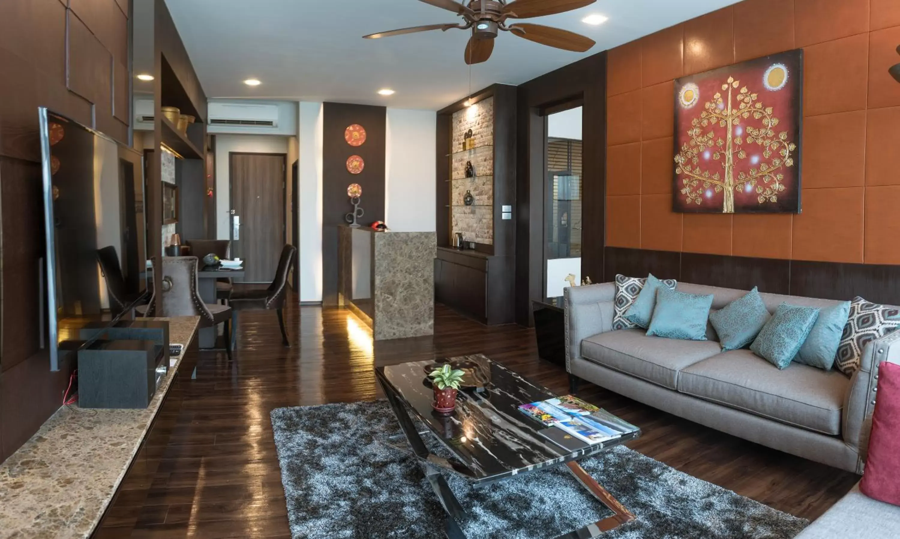 Suite with Pool View in North Hill City Resort Suite with Pool View in North Hill City Resort