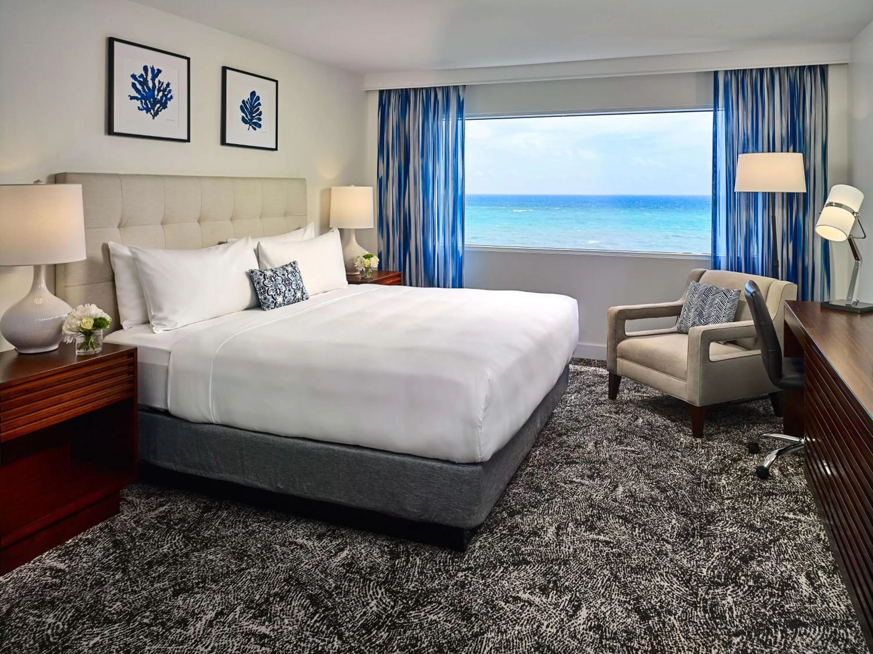 Photo of the whole room, Bed in Sonesta Fort Lauderdale Beach