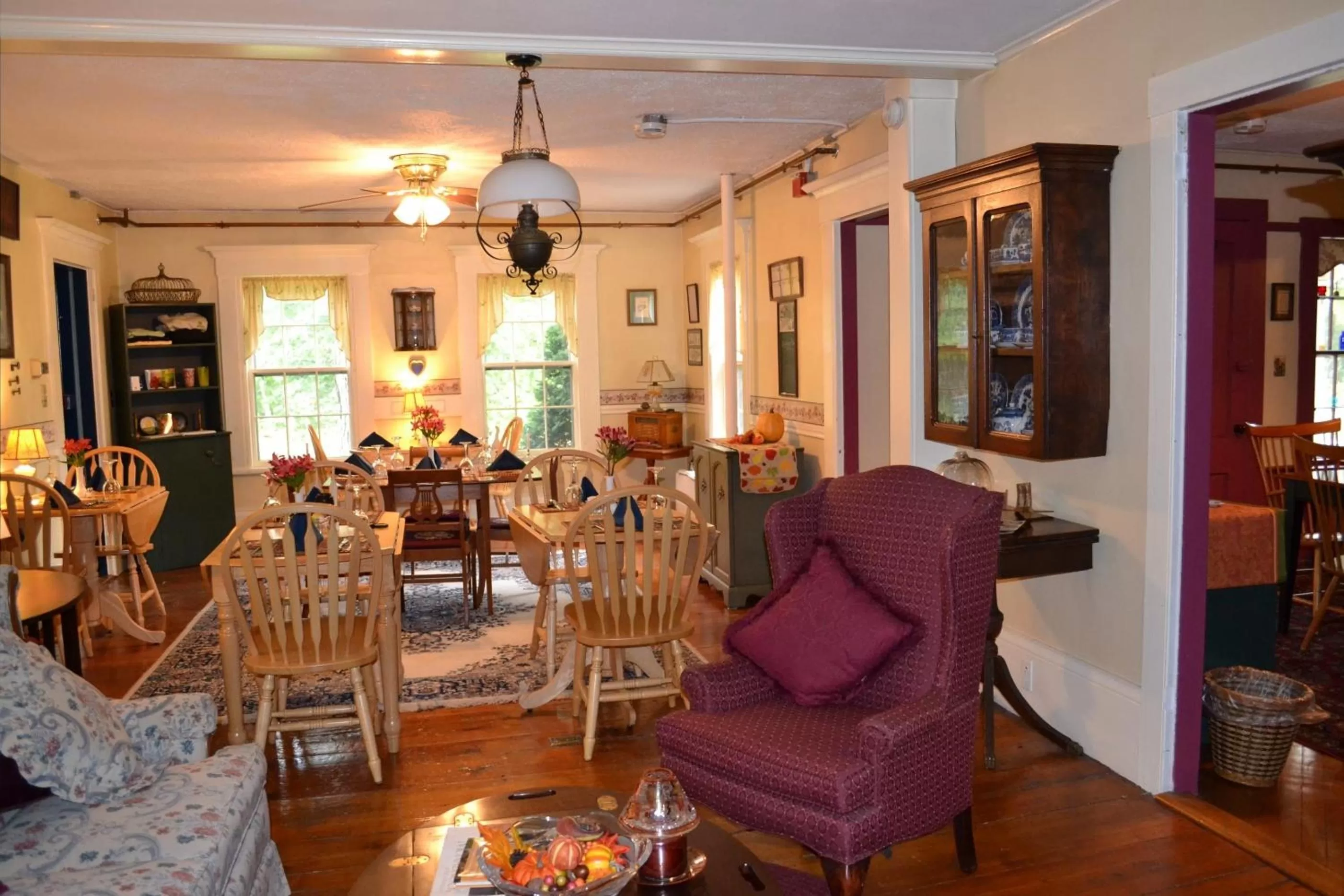 Restaurant/places to eat in Benjamin Prescott Inn