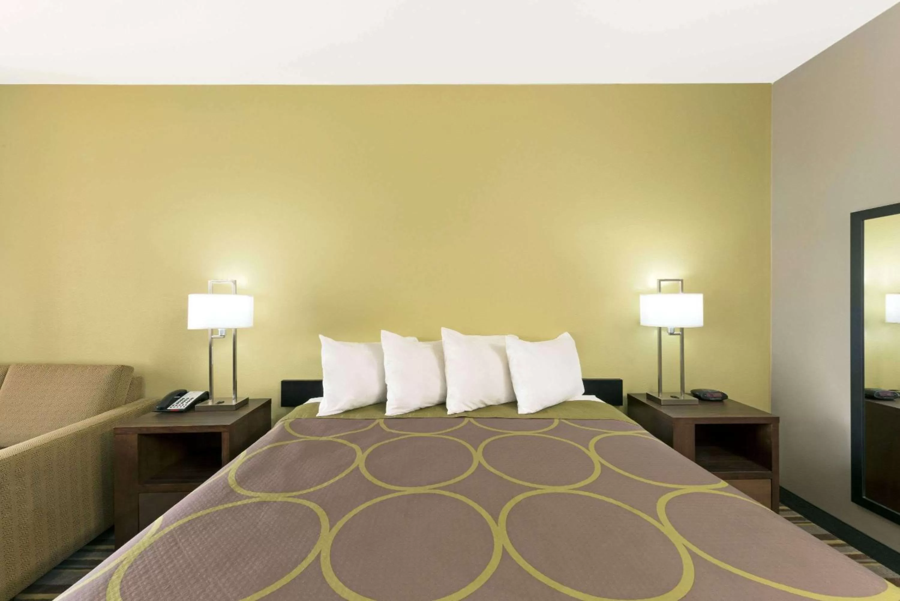 Photo of the whole room, Bed in Super 8 by Wyndham Colorado City