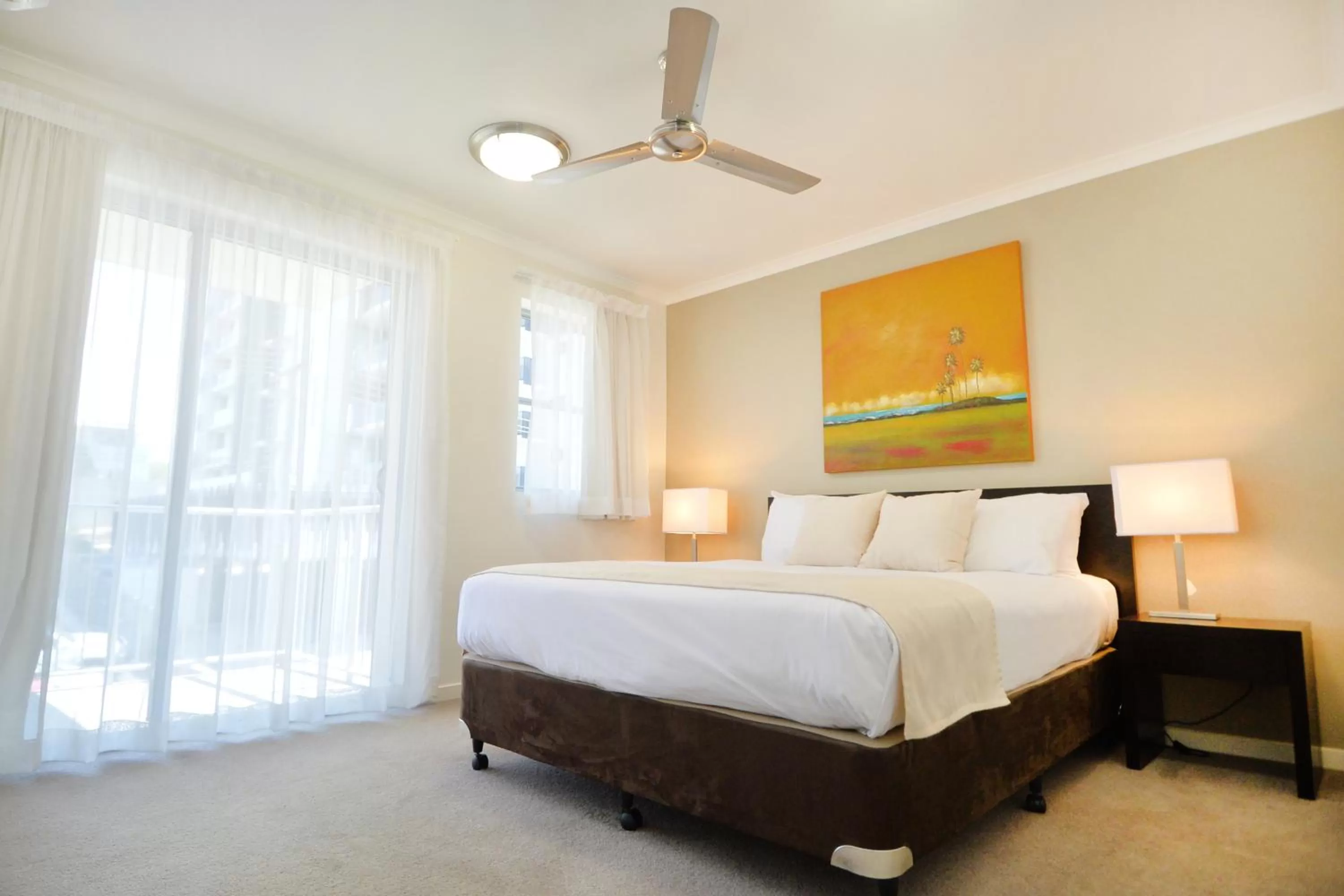 Bedroom, Bed in Gladstone City Central Apartment Hotel Official