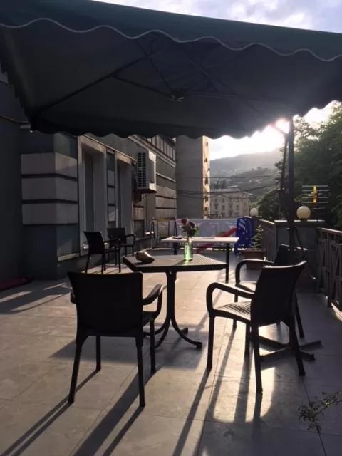 Restaurant/Places to Eat in Hotel Newland