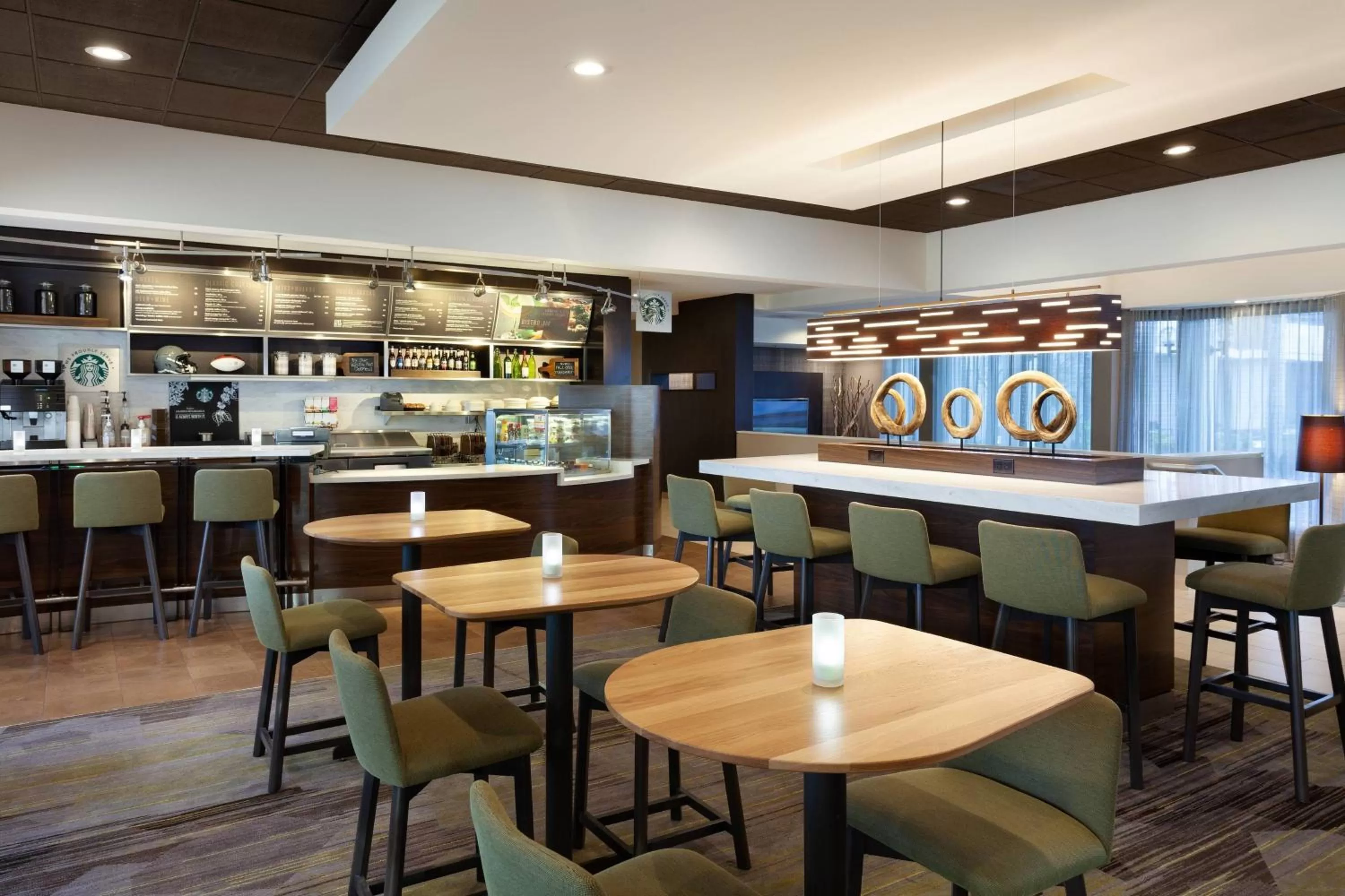 Breakfast in Courtyard St. Petersburg Clearwater