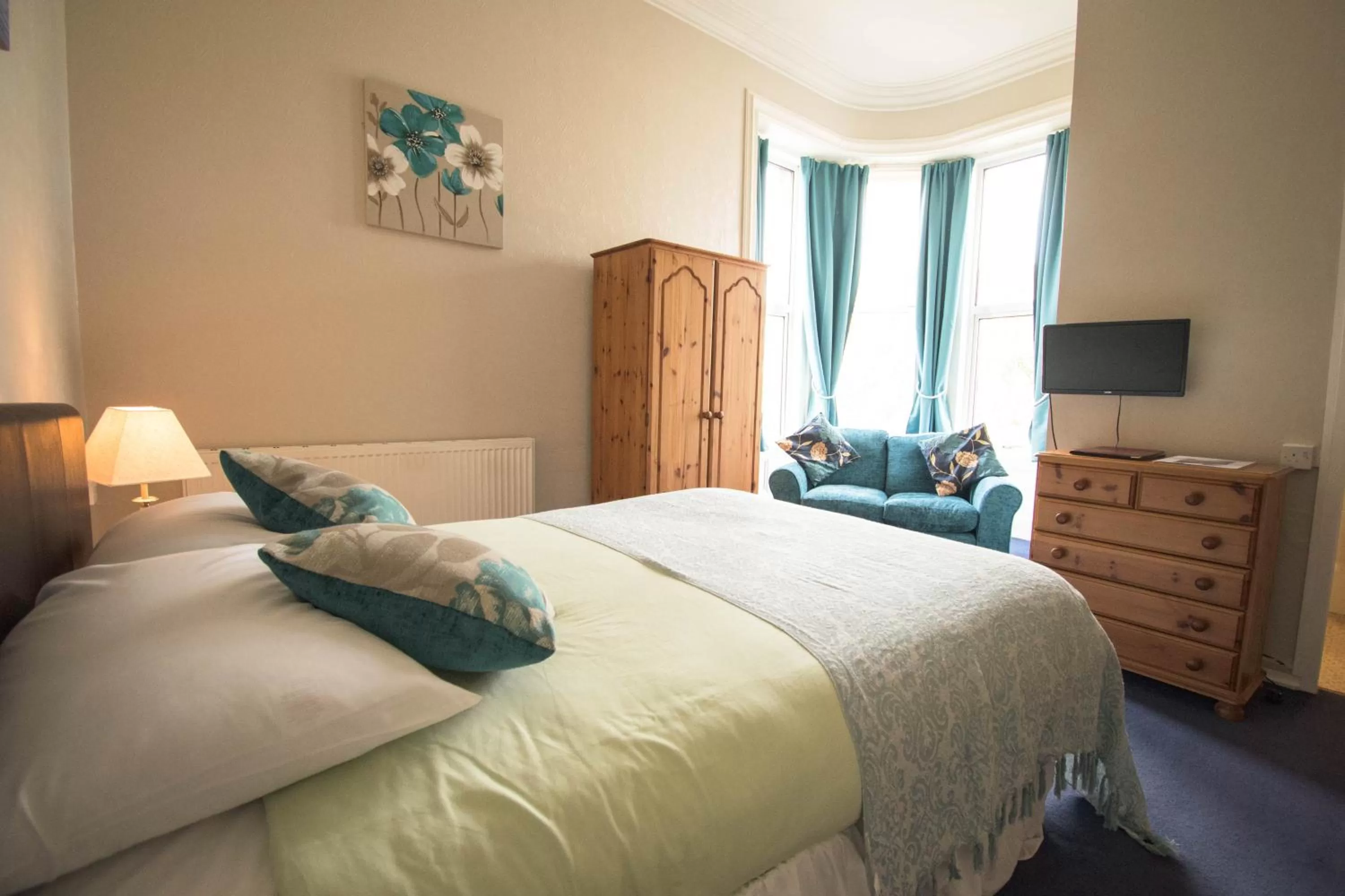 Bed in Pinegrove Hotel