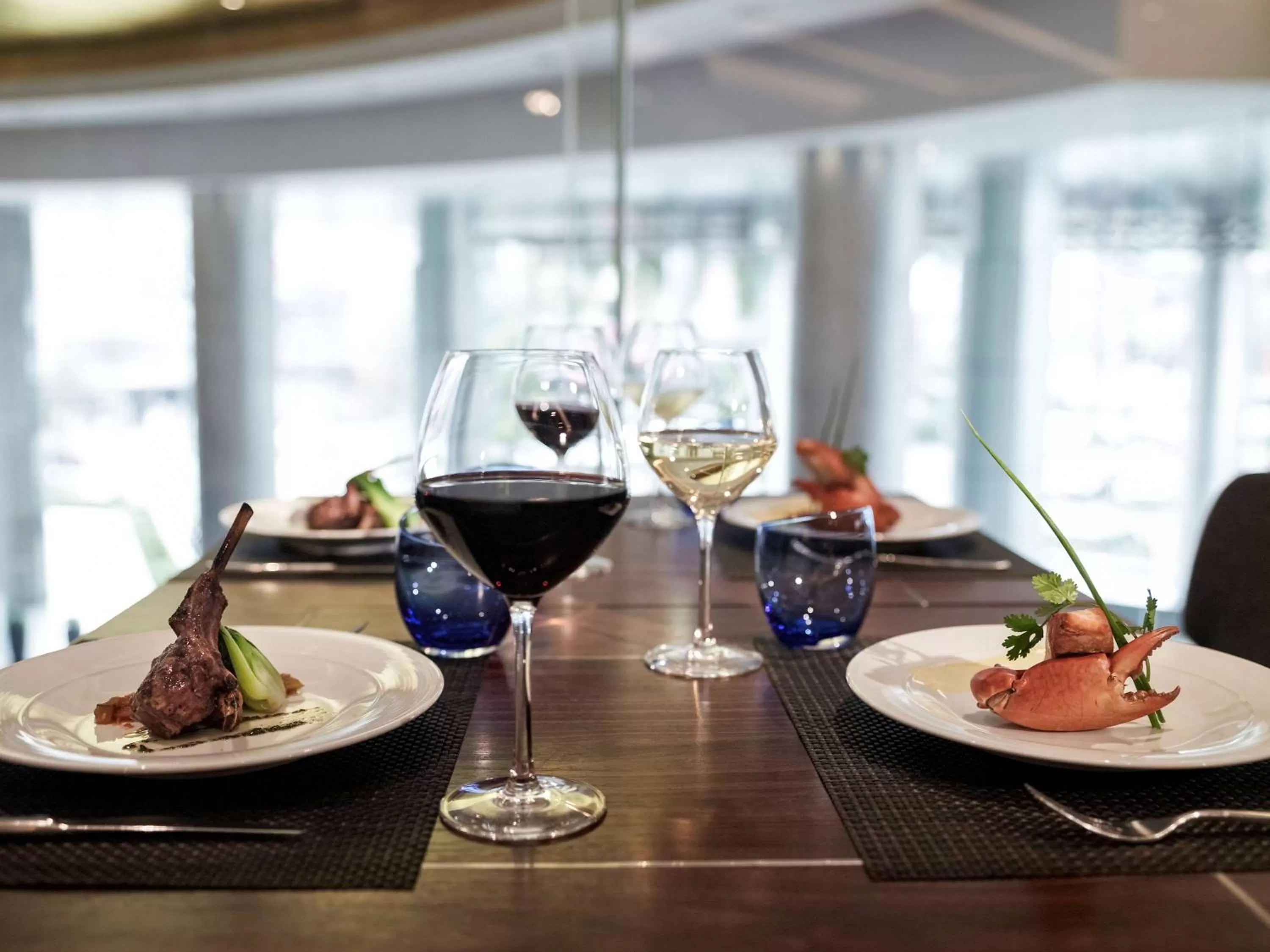 Restaurant/places to eat in Pullman Hanoi