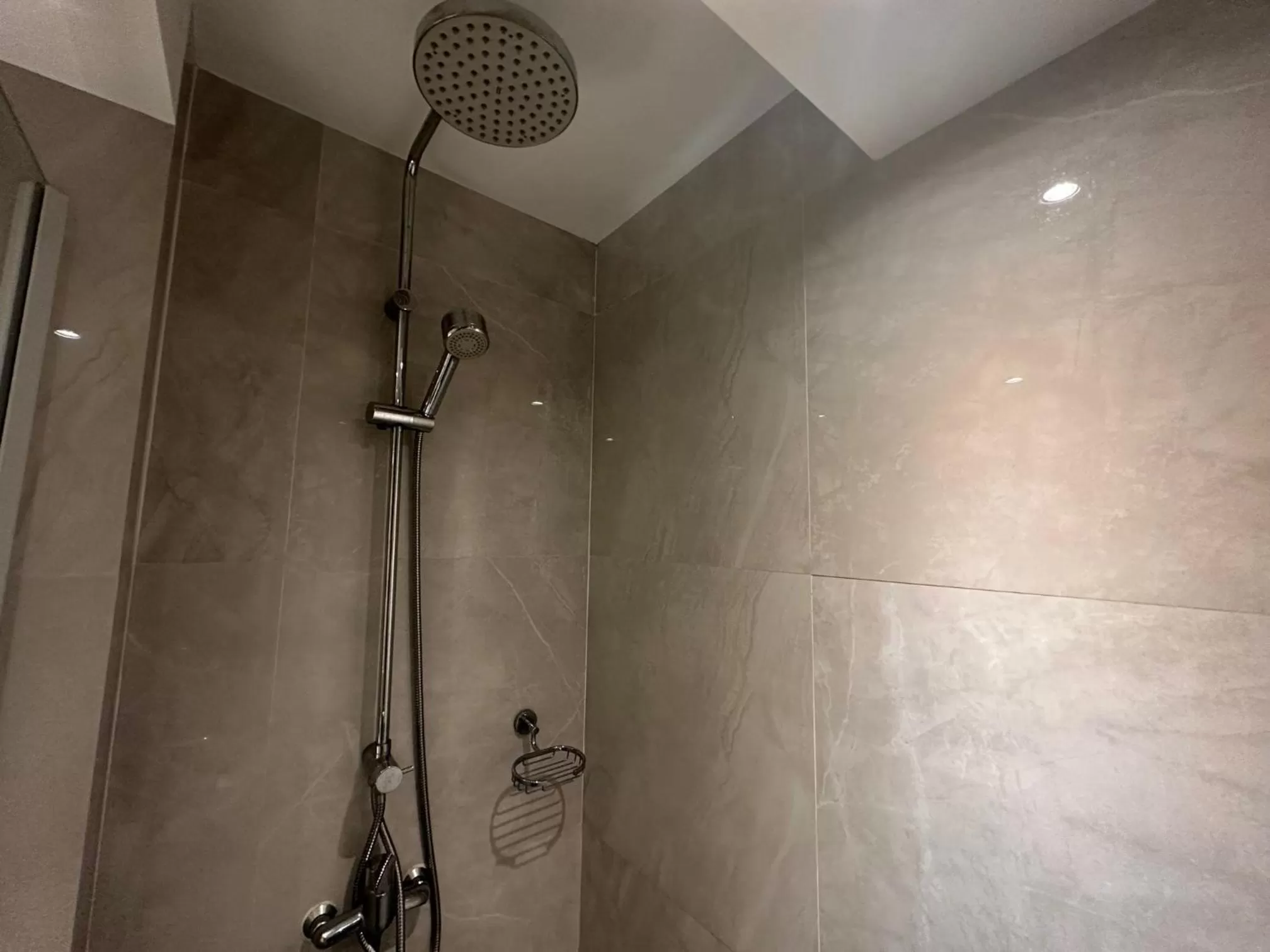 Bathroom in Buddy Lodge, Khaosan Road