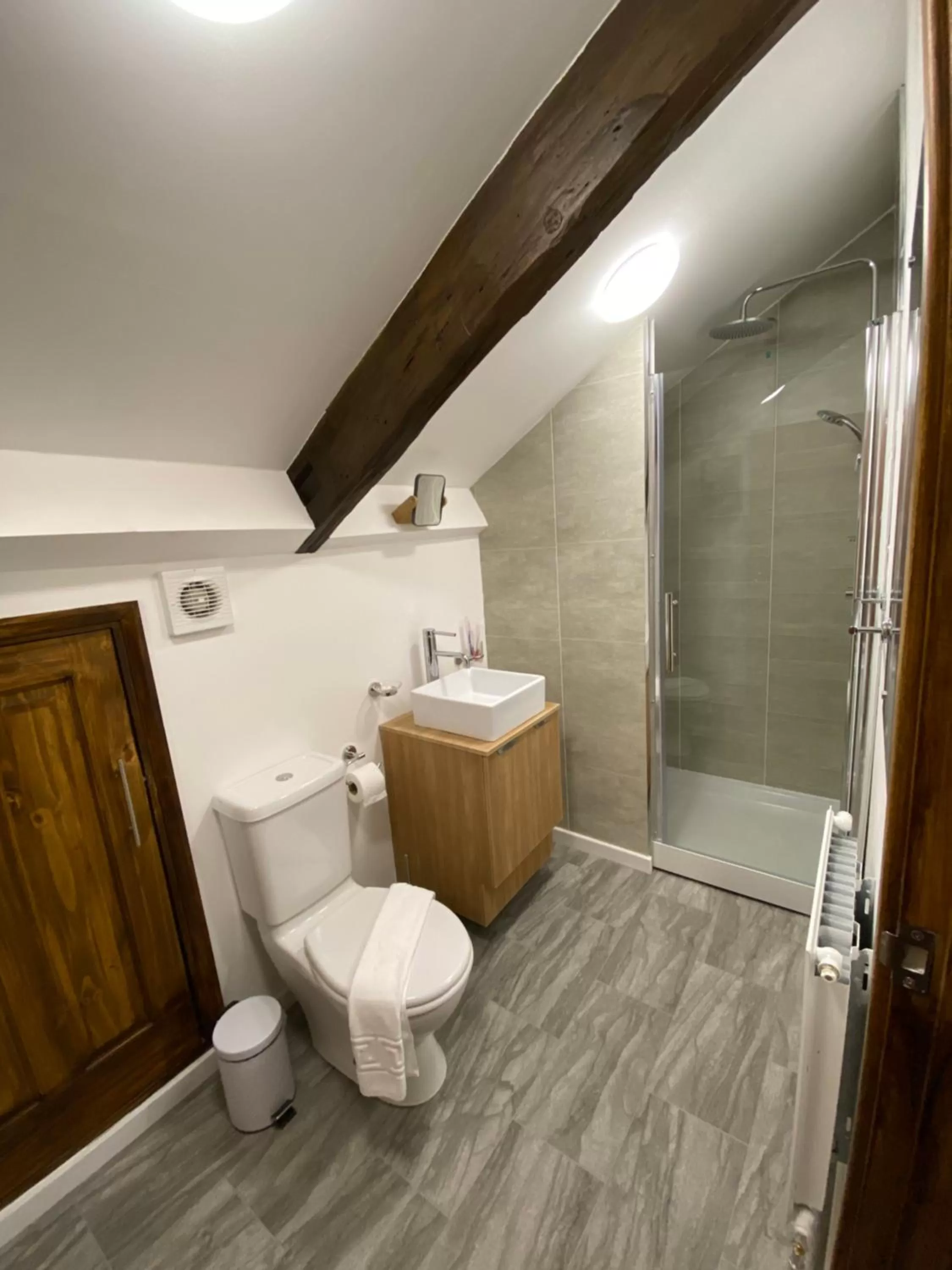 Shower, Bathroom in The Crossroads Inn