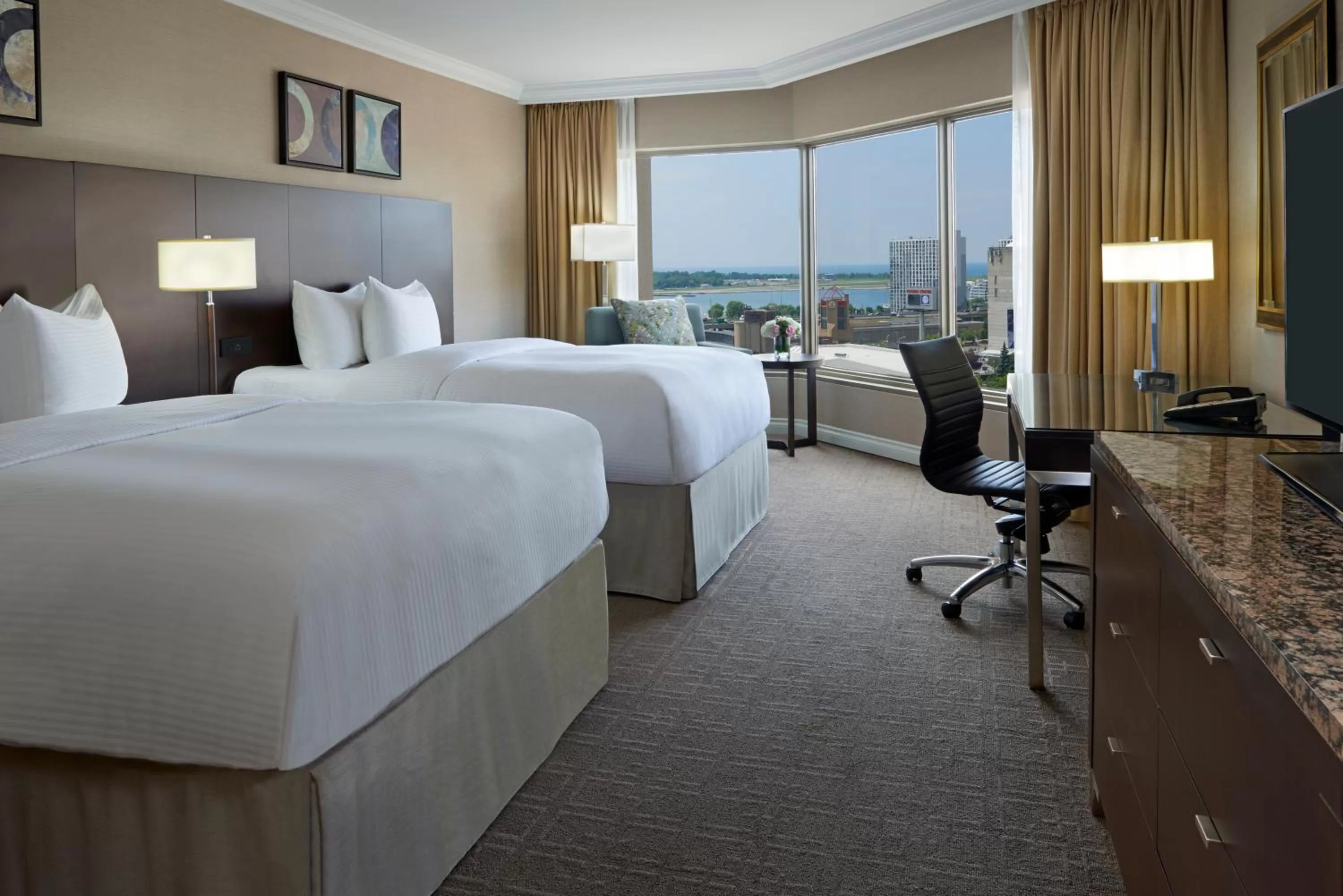 Photo of the whole room, Bed in InterContinental Toronto Centre by IHG