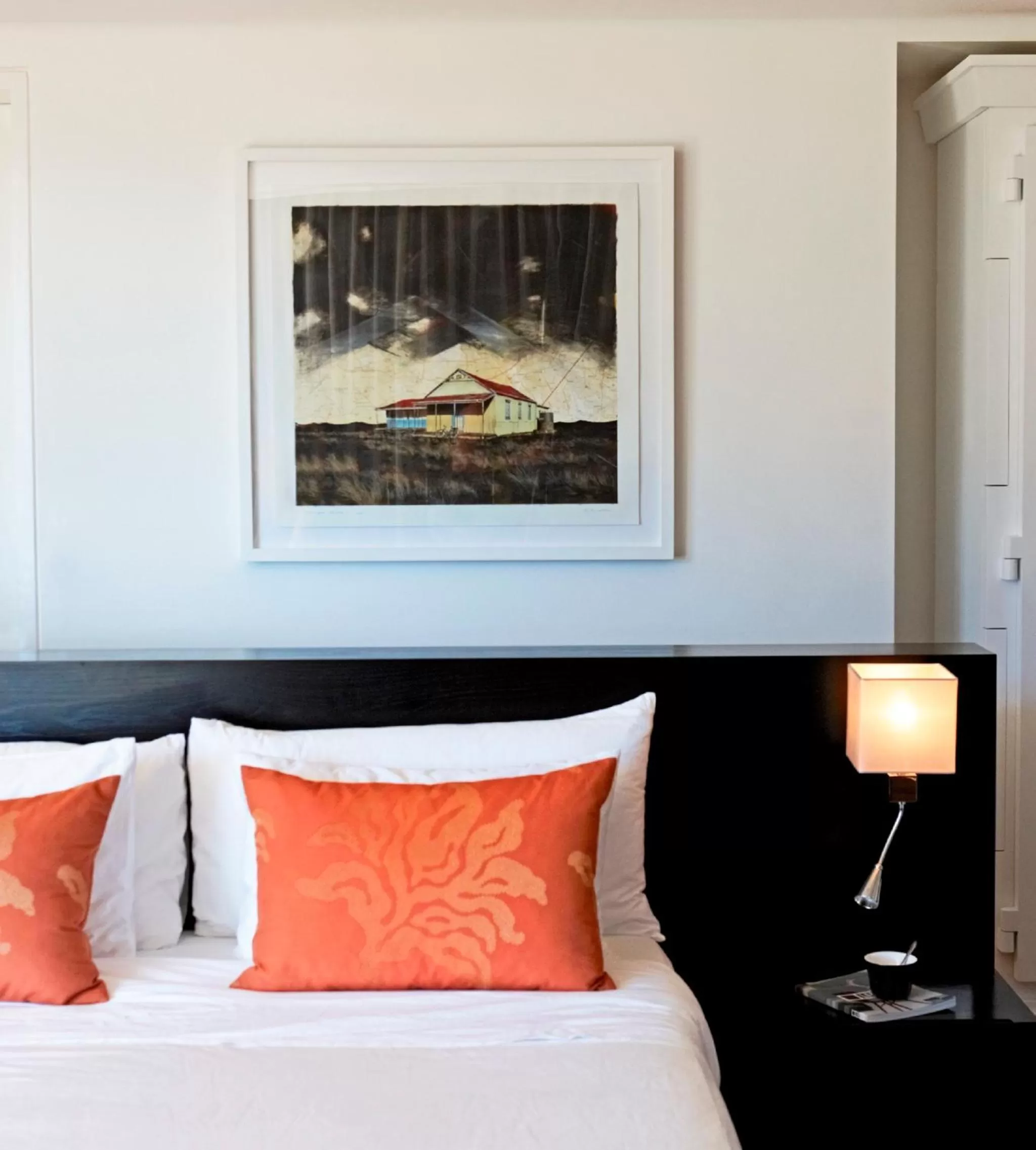 Bed in Clouds Estate