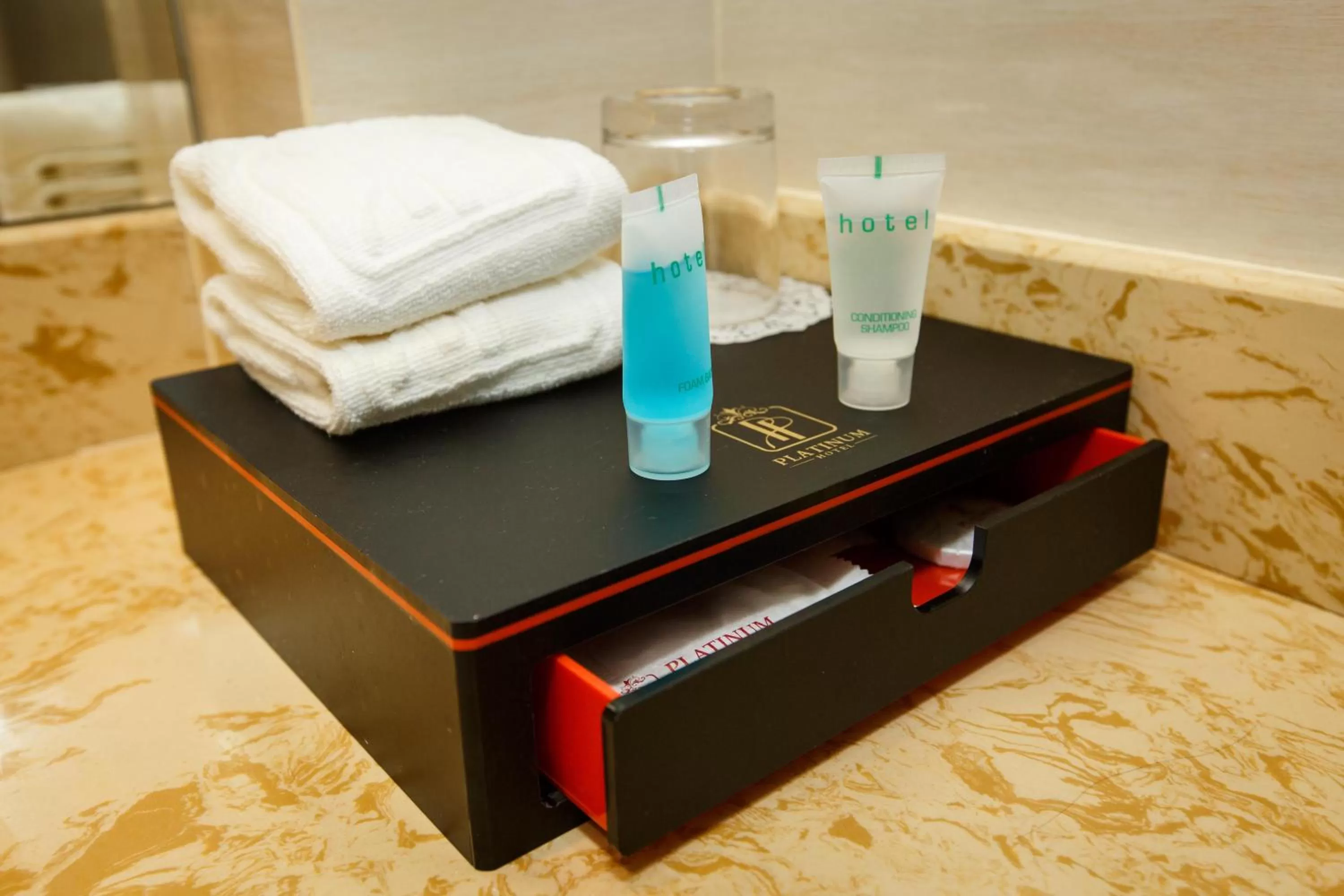 towels in Lintas Platinum Hotel