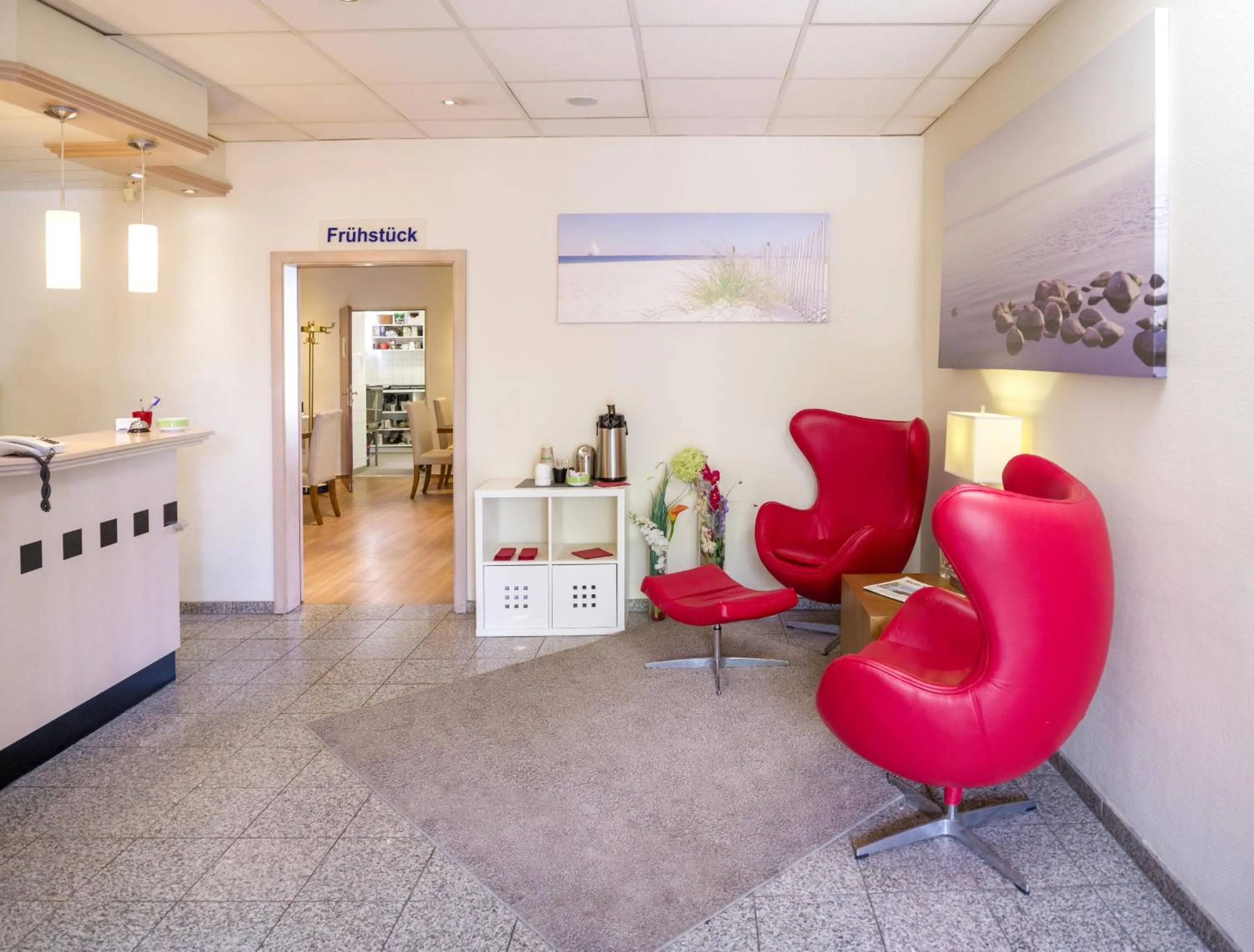 Lobby or reception in Hotel Königstein Kiel by Tulip Inn