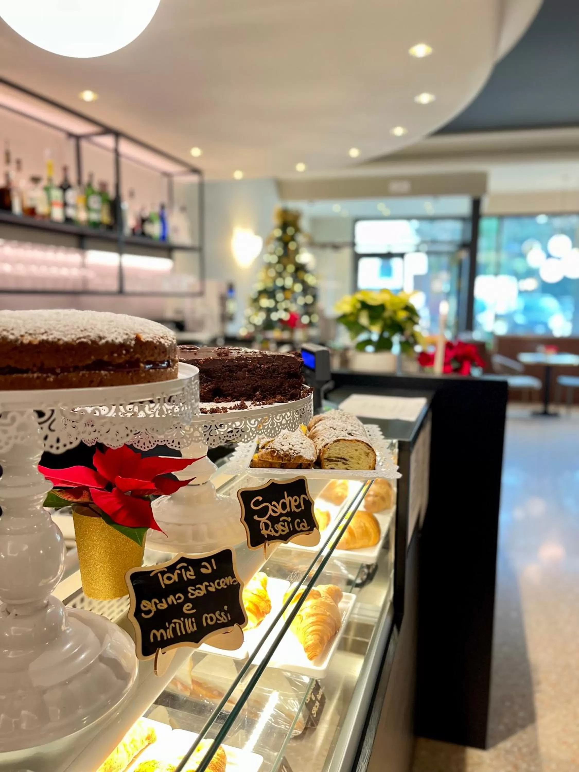 Buffet breakfast in Hotel Zenit