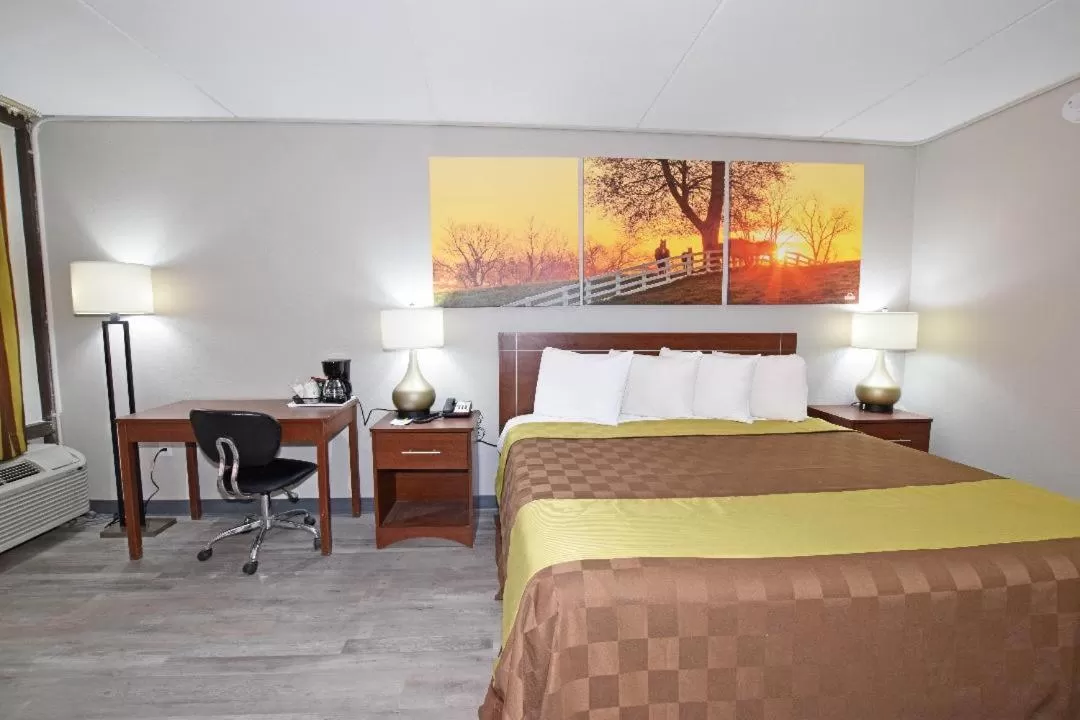 Bed in Days Inn by Wyndham Midland