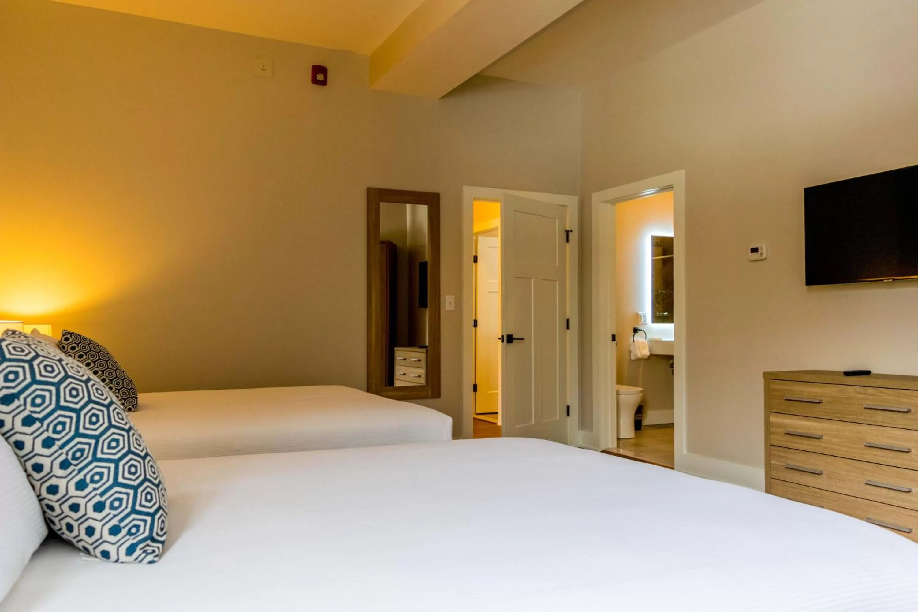 Bed in Lake Placid Inn: Main Street