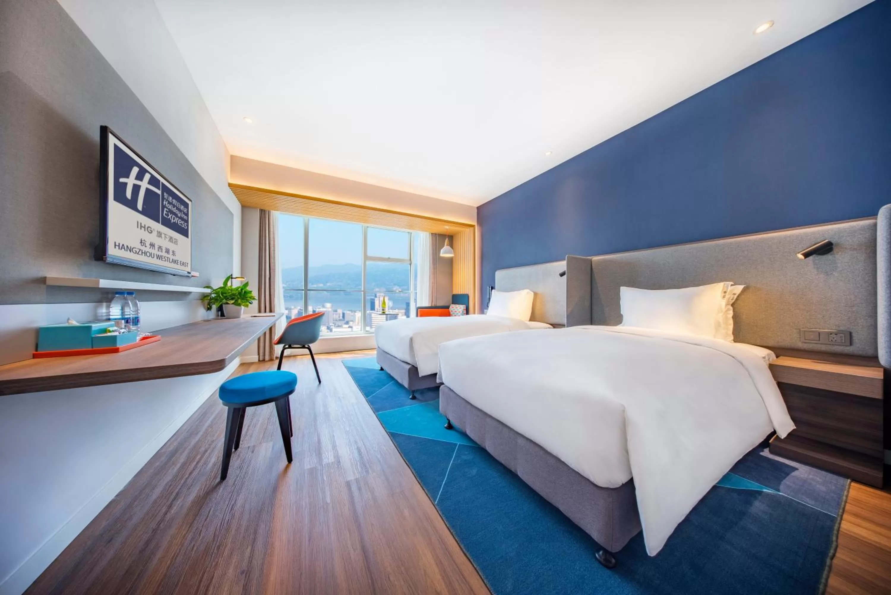 Photo of the whole room in Holiday Inn Express Hangzhou Westlake East, an IHG Hotel