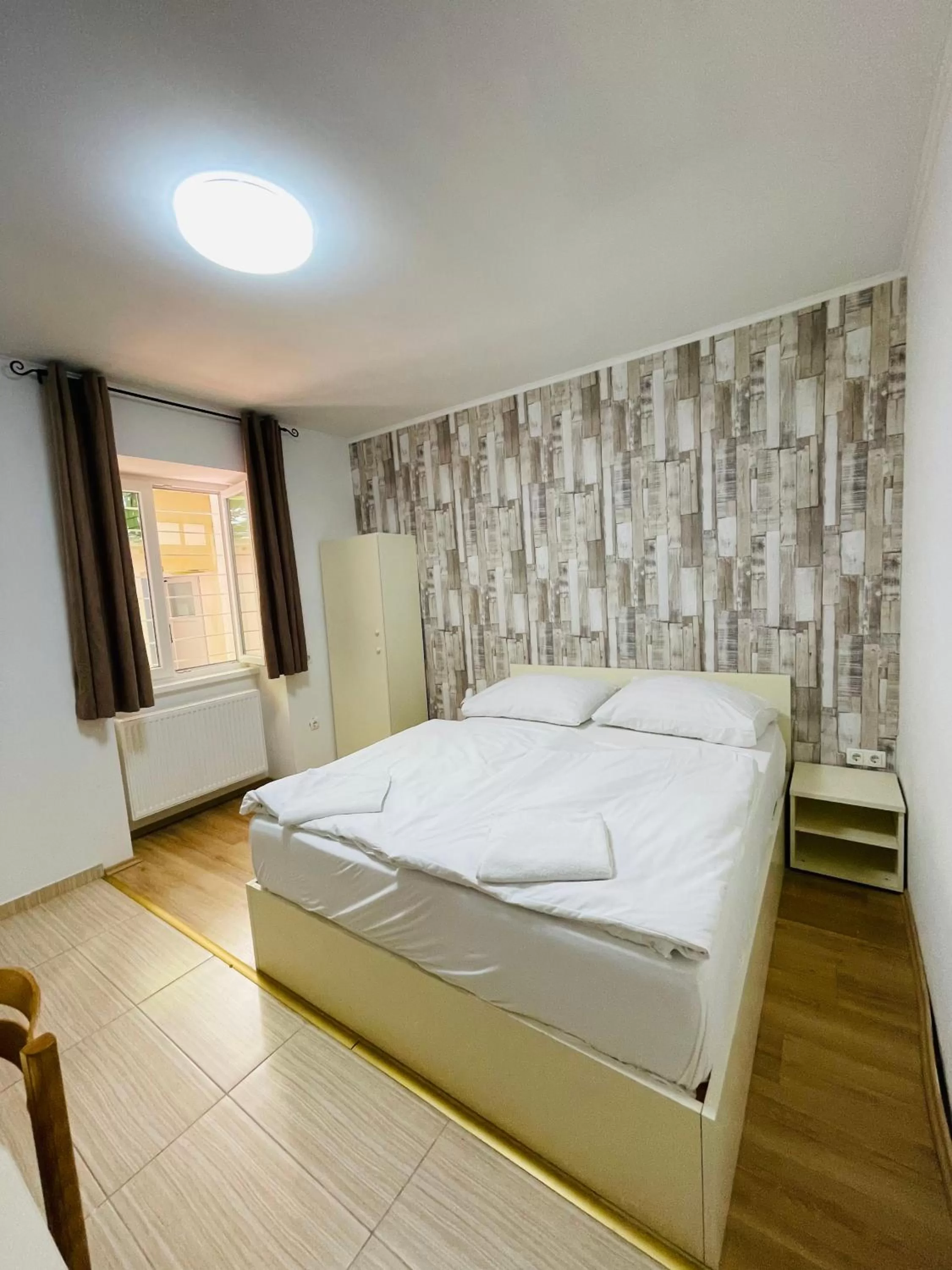 Bedroom, Bed in Easy Star Hotel