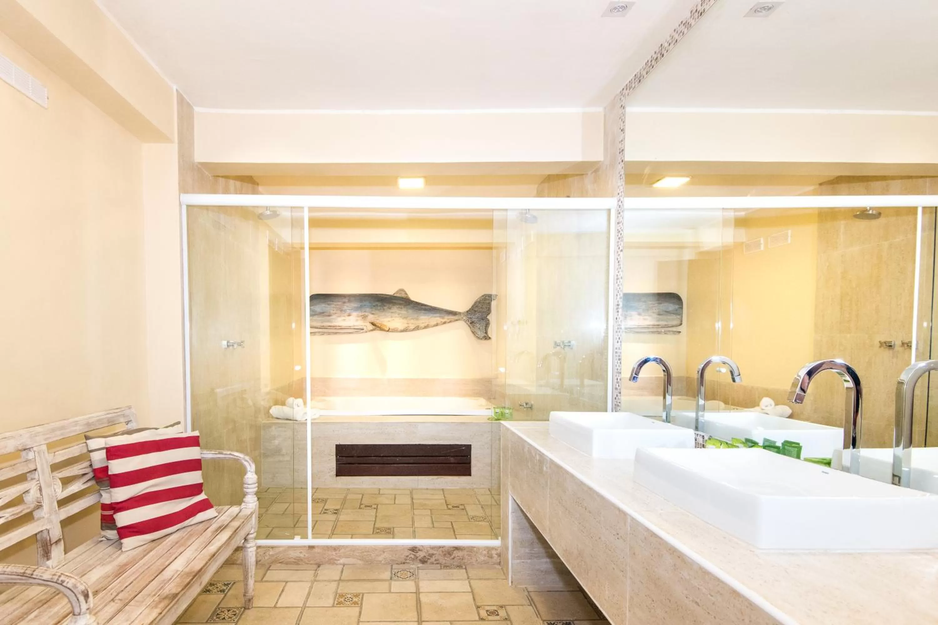 Bathroom, Kitchen/Kitchenette in Pousada La Dolce Vita