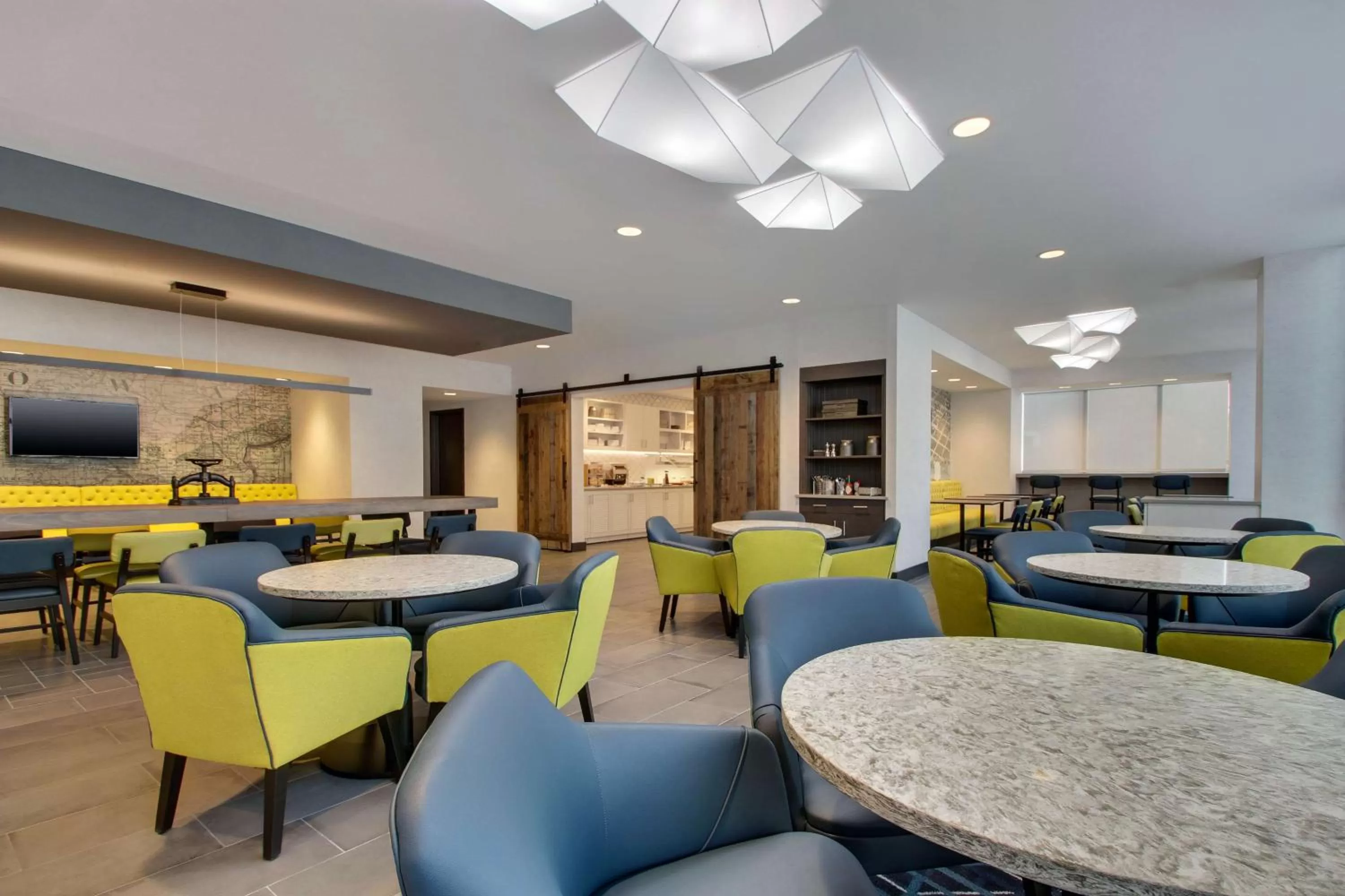 Breakfast in Hyatt Place Iowa City Downtown