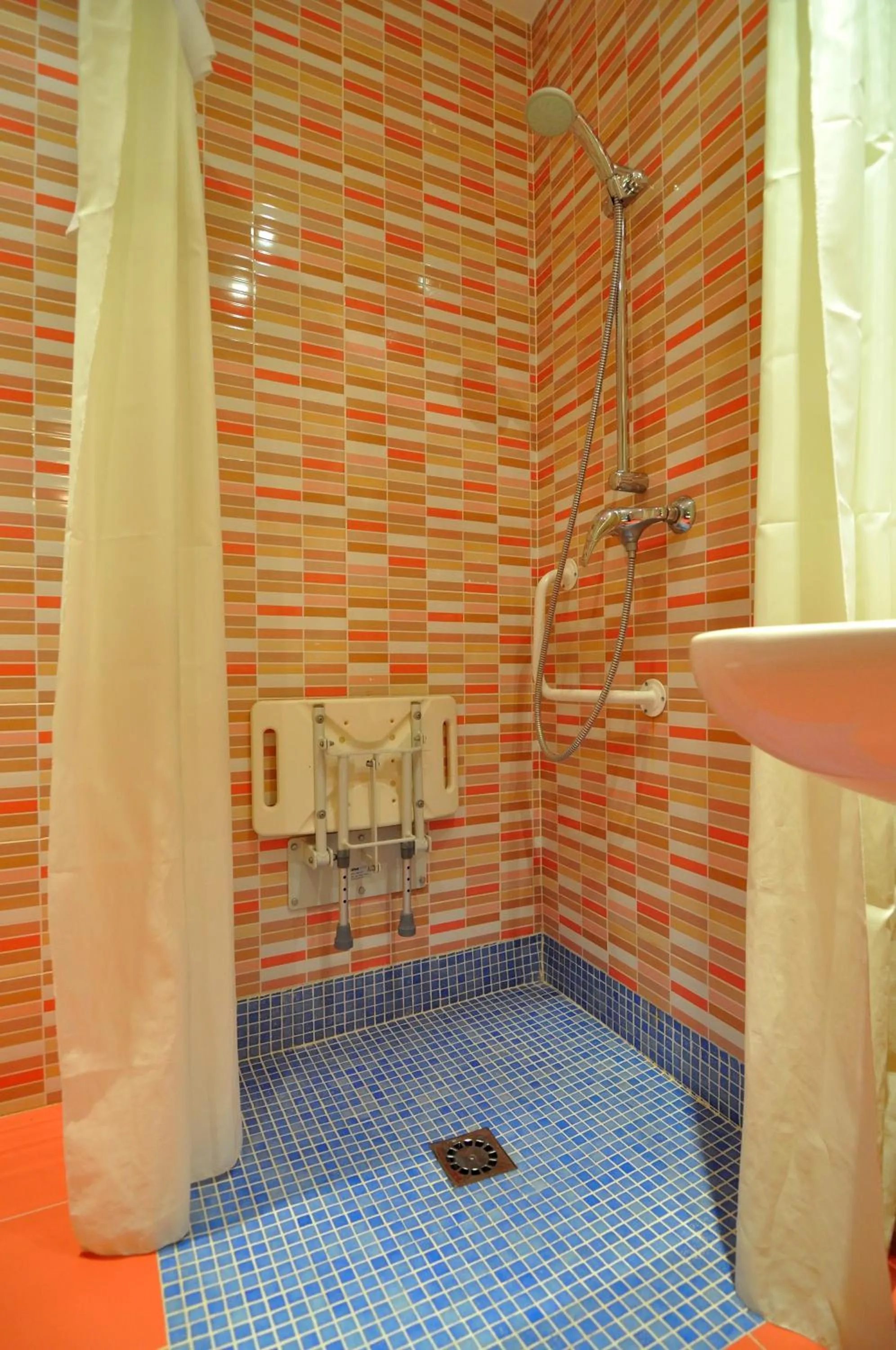 Bathroom in Hostal Ballesta