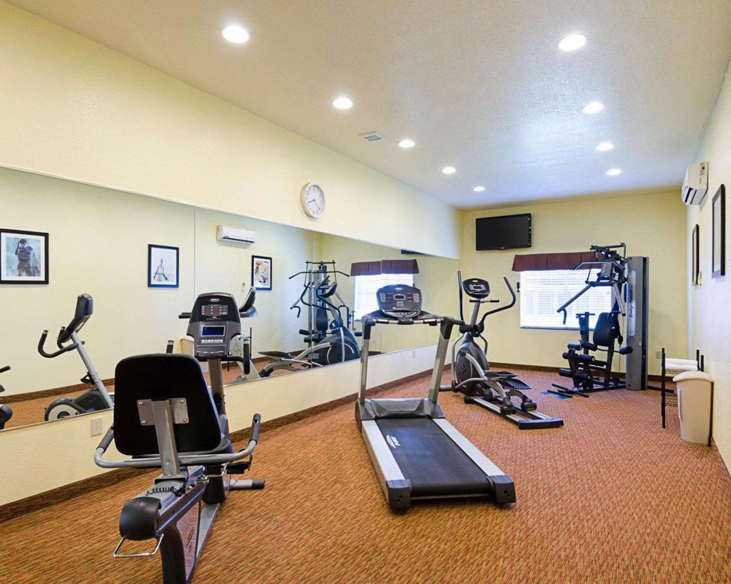 Fitness centre/facilities in Comfort Inn & Suites Orange - Montpelier
