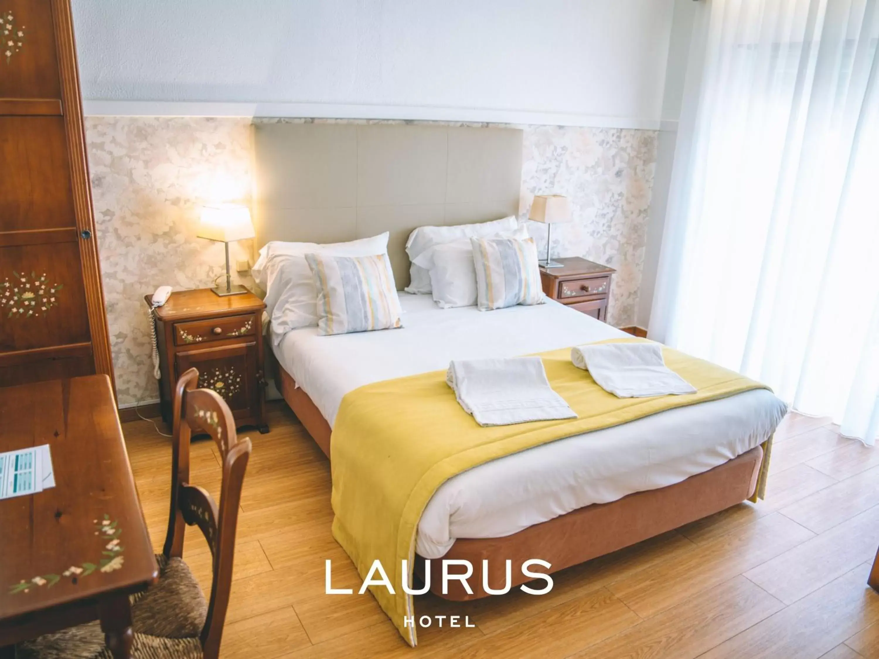 Double Room with Bath in Laurus Hotel Double Room with Bath in Laurus Hotel