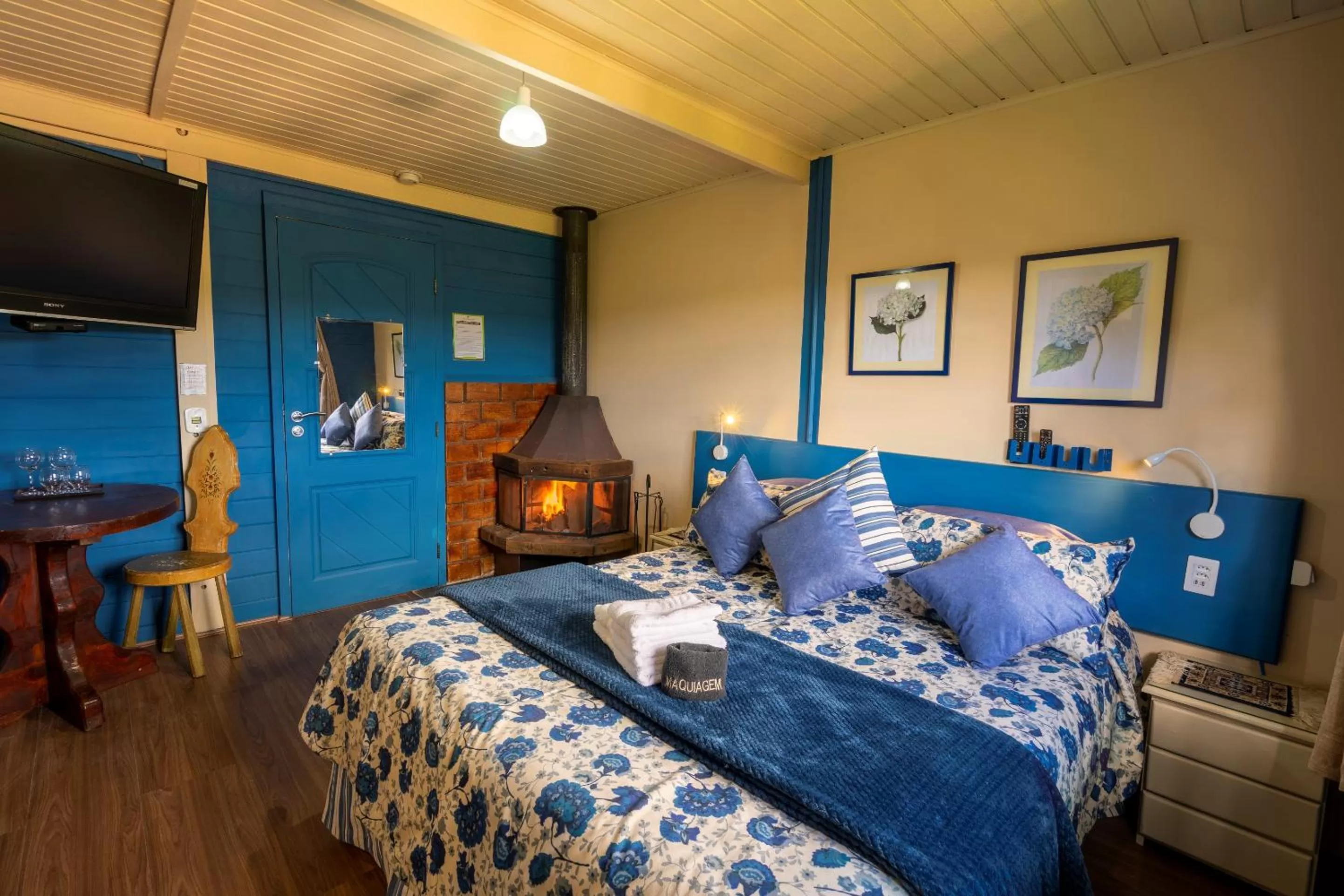 flat iron, Bed in Pousada Alto Da Boa Vista