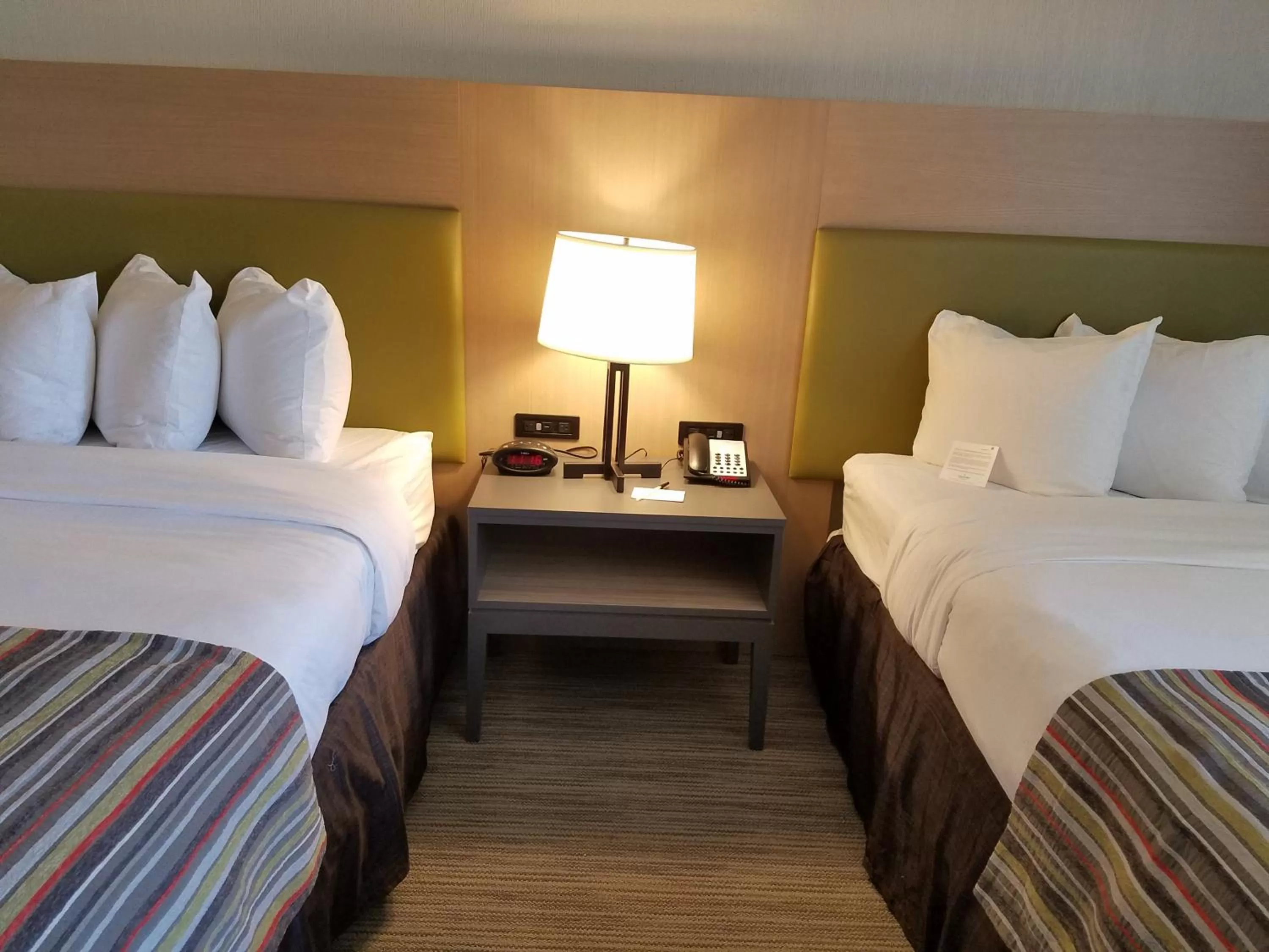 Bed in Country Inn & Suites by Radisson, Grand Prairie-DFW-Arlington, TX