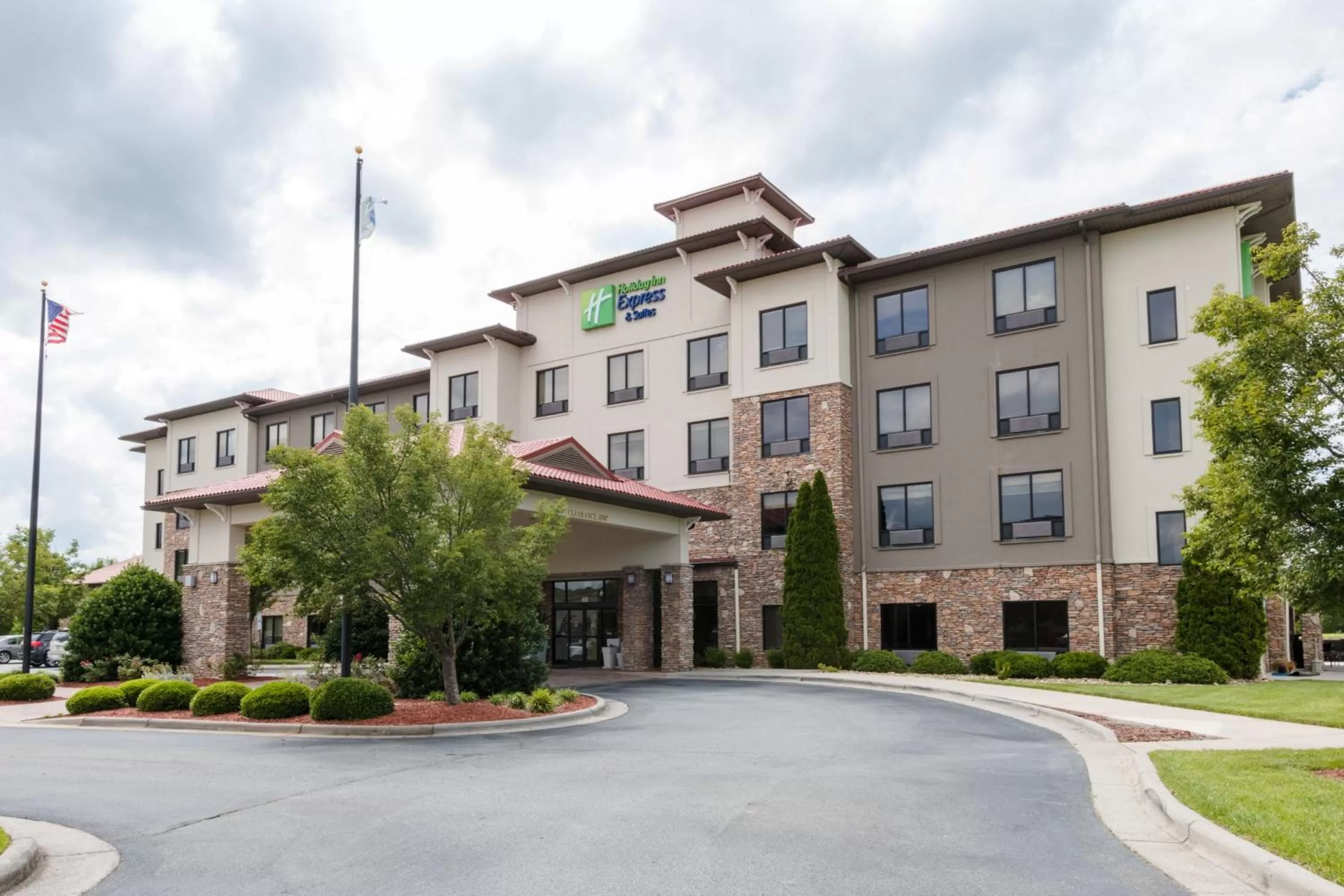 Property building in Holiday Inn Express & Suites Lexington North West-The Vineyard by IHG
