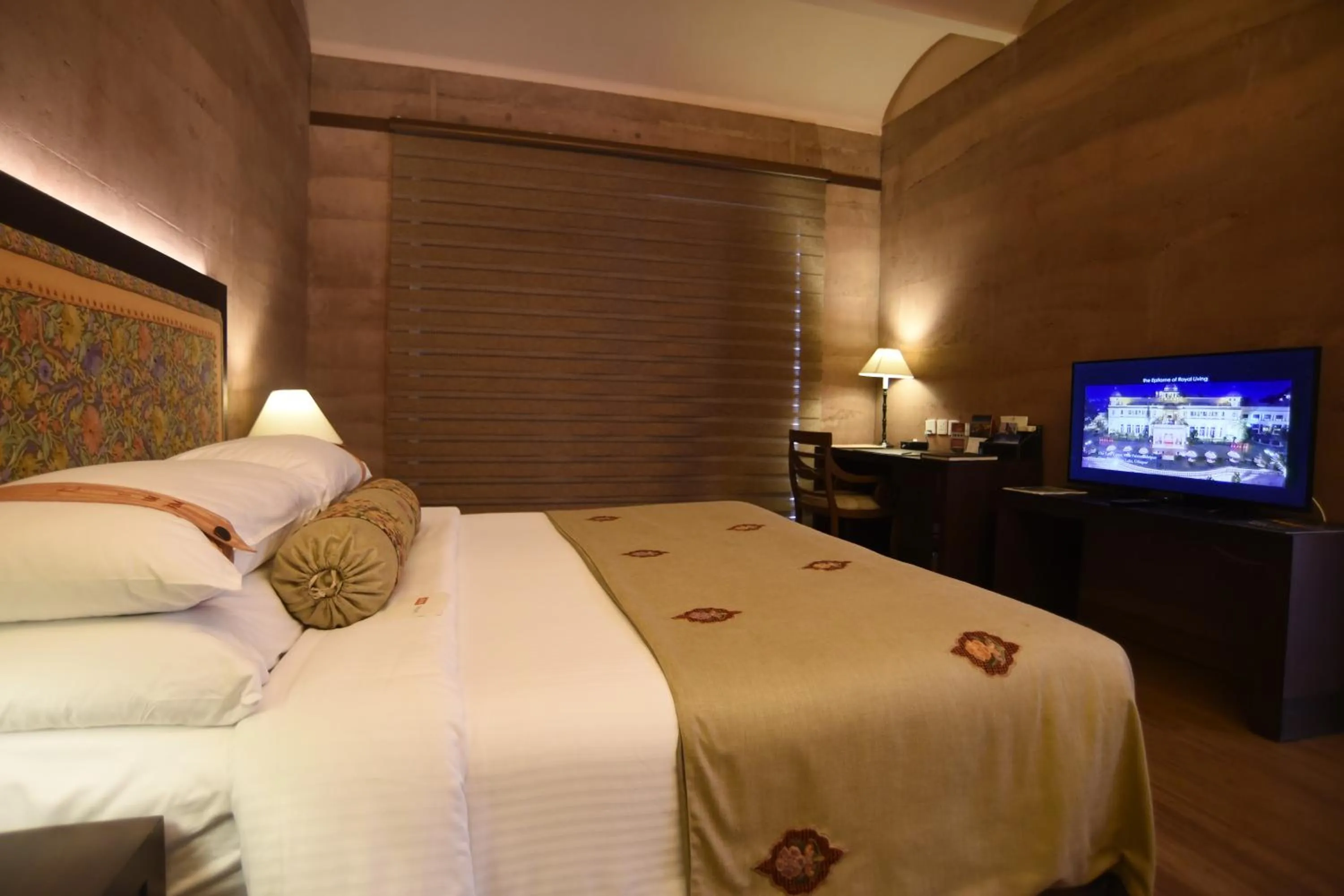 TV and multimedia, Bed in The Lalit Mangar