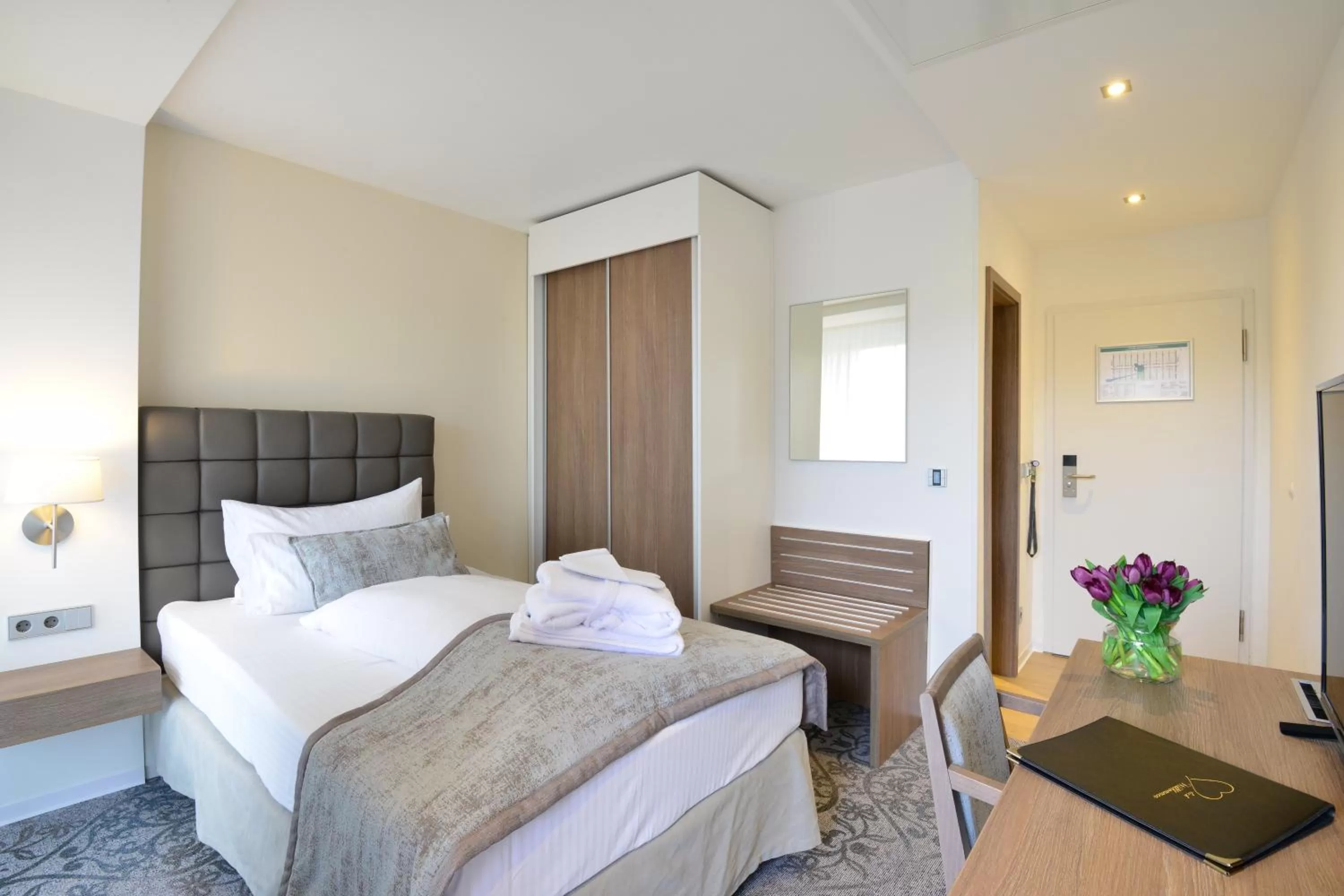 Photo of the whole room, Bed in Parkhotel Residenz